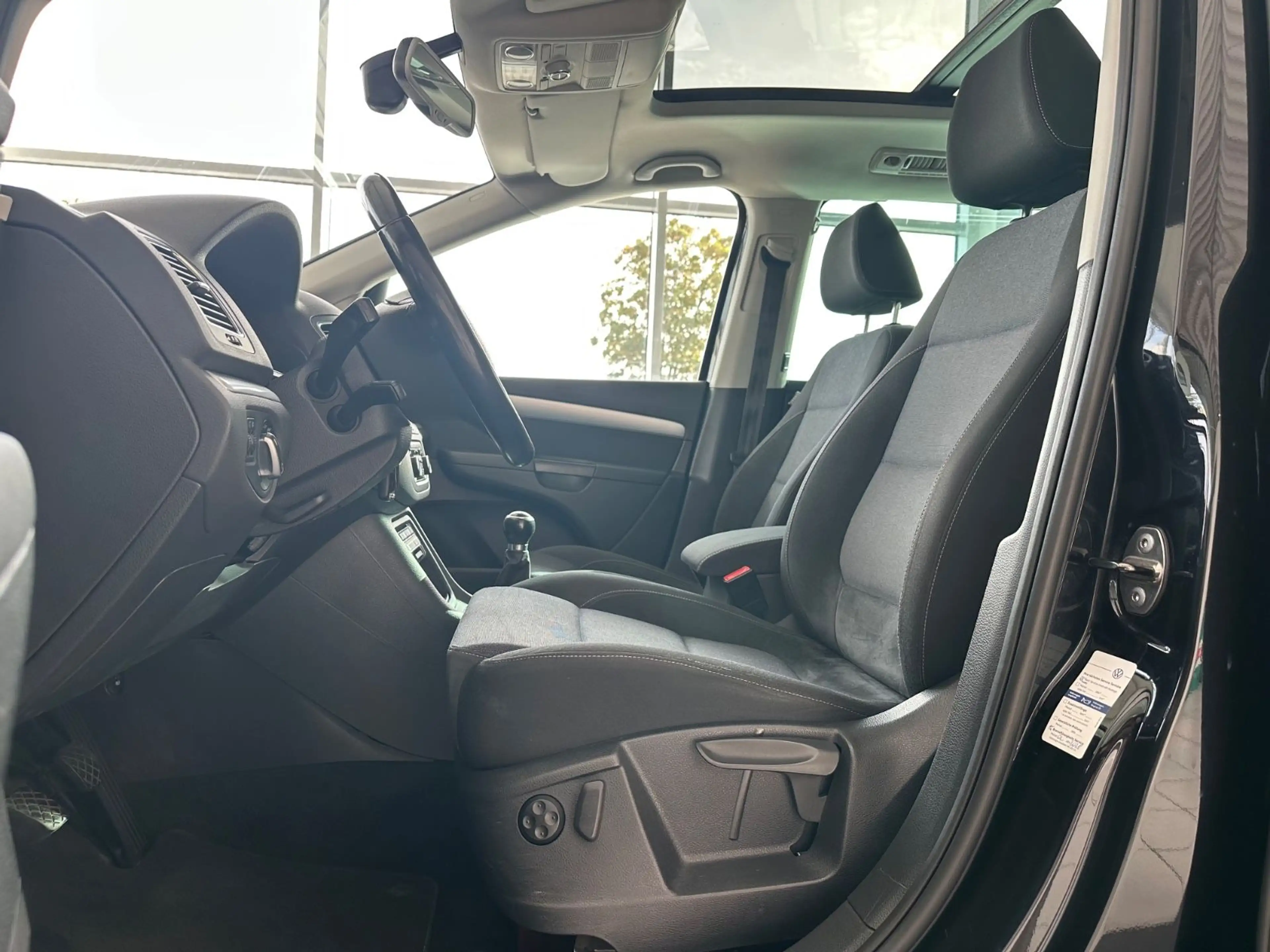 Volkswagen Sharan Style BMT — photo 11