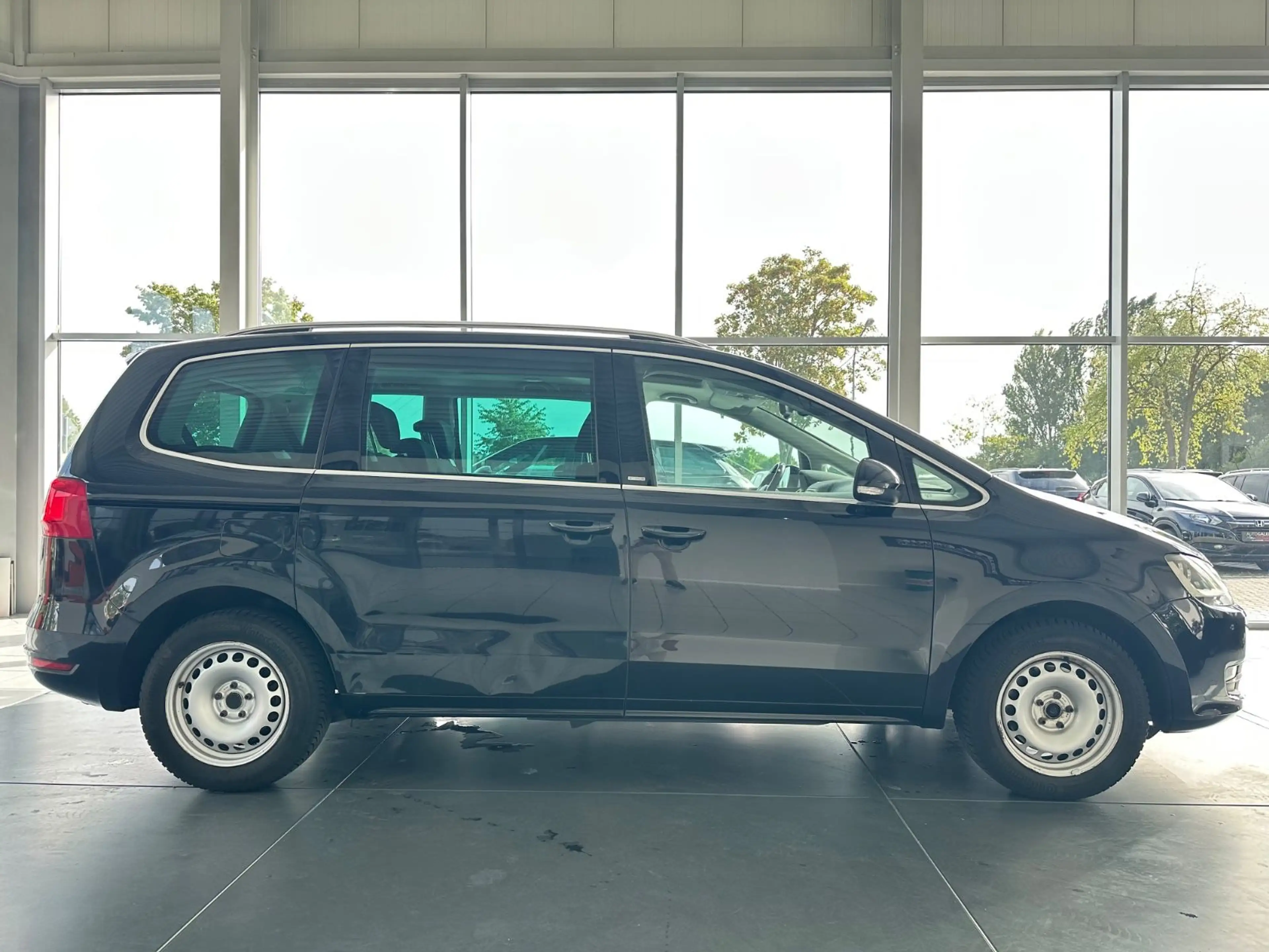 Volkswagen Sharan Style BMT — photo 4