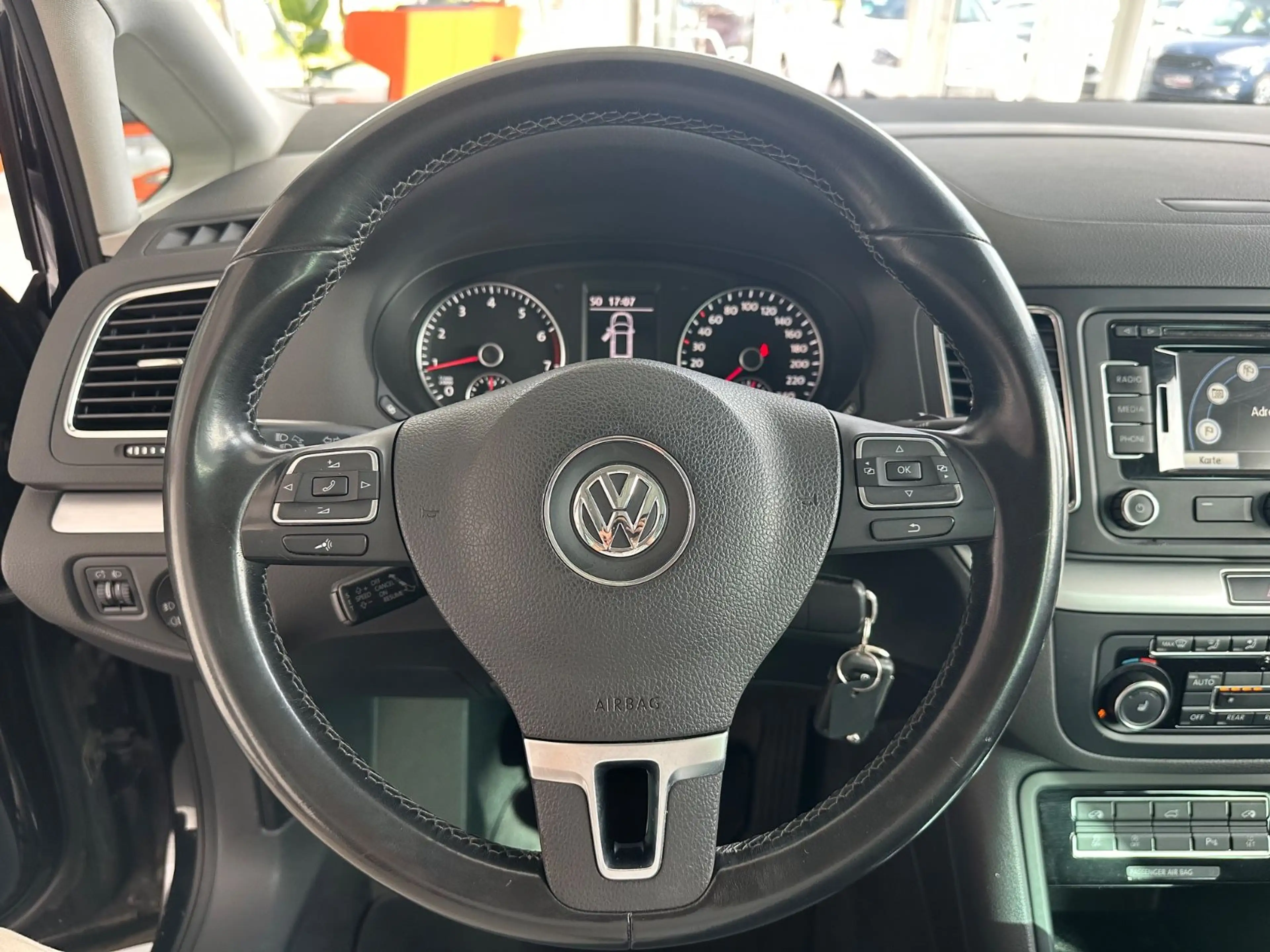 Volkswagen Sharan Style BMT — photo 13