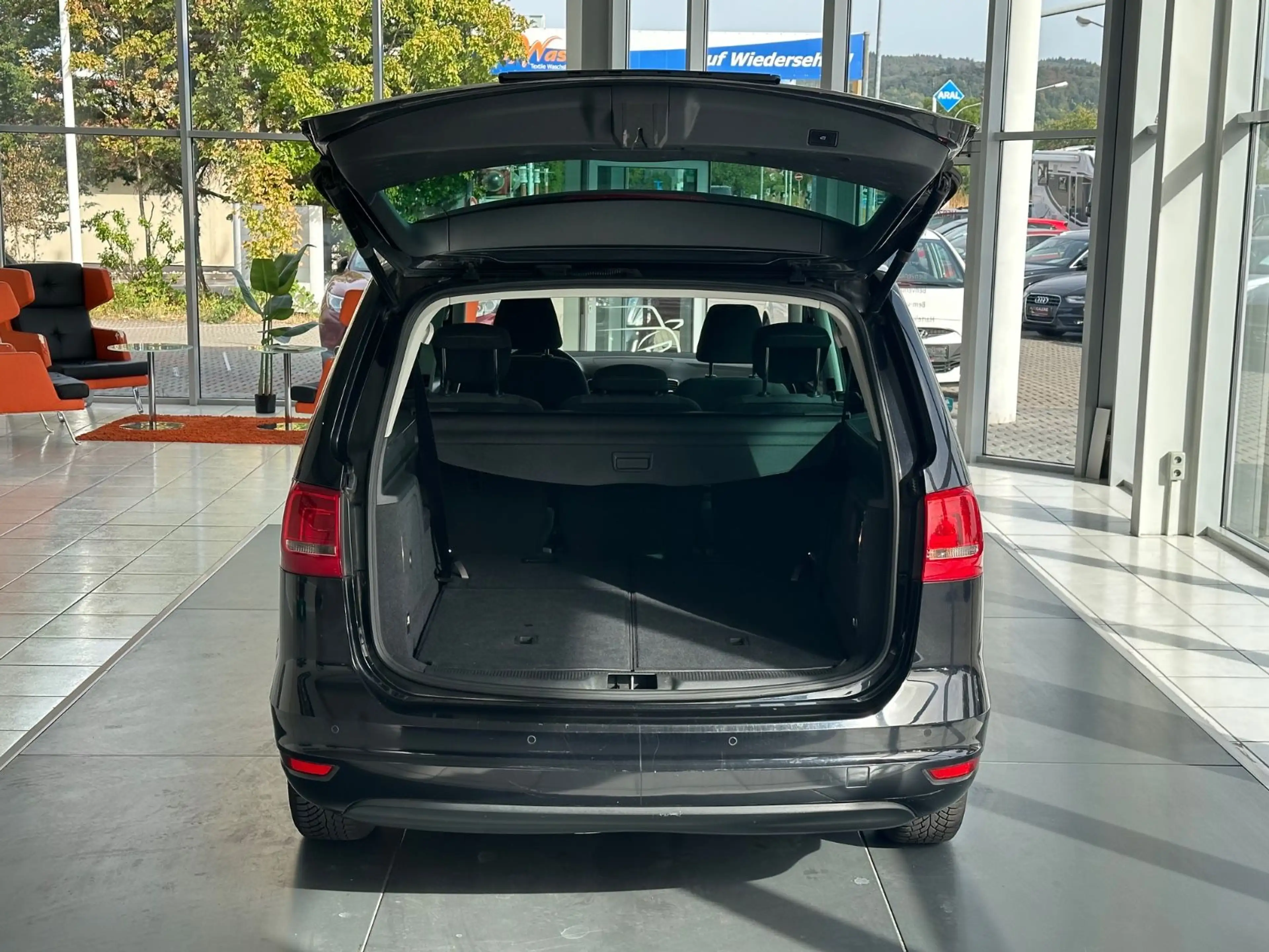 Volkswagen Sharan Style BMT — photo 9