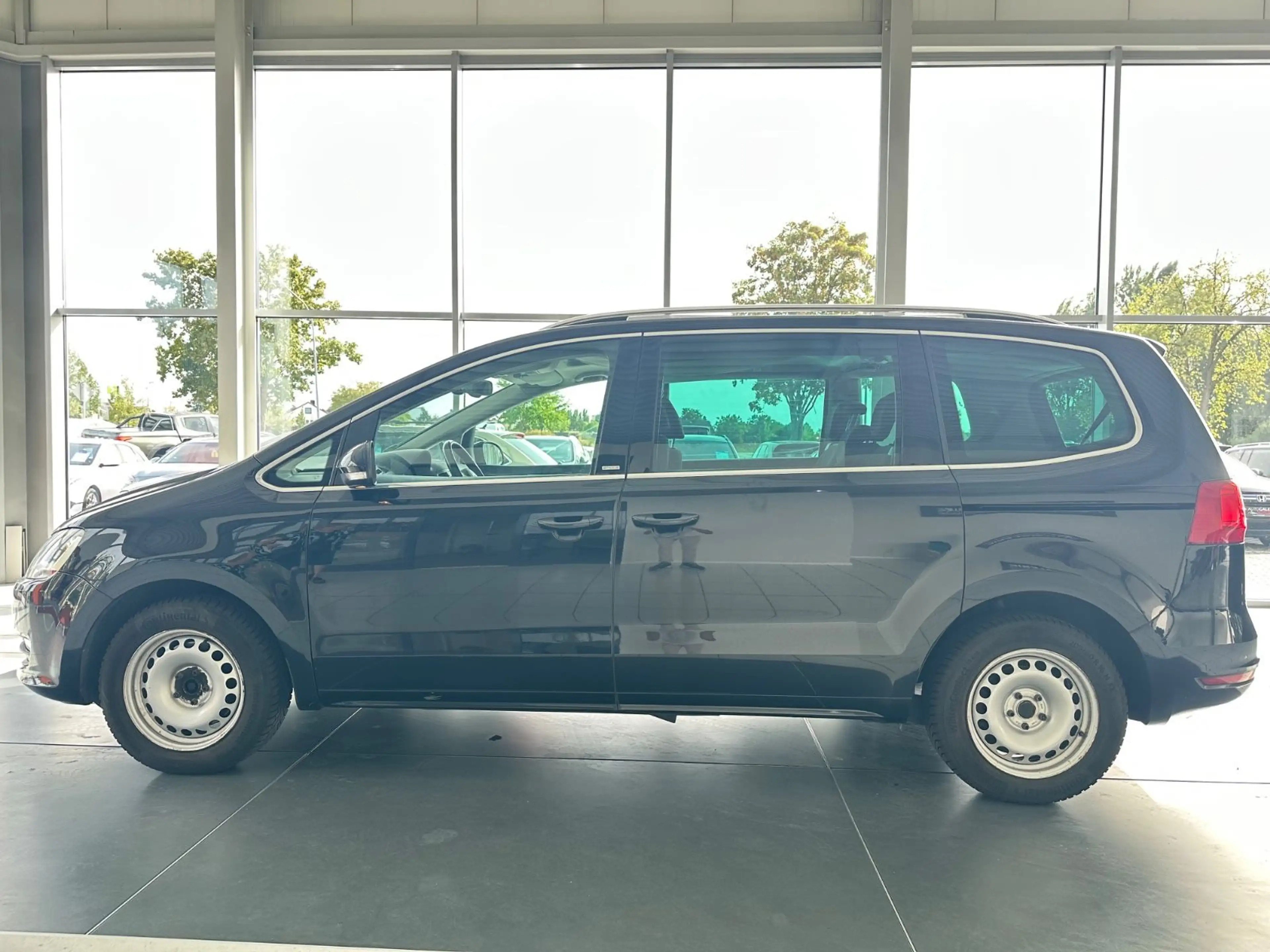 Volkswagen Sharan Style BMT — photo 8