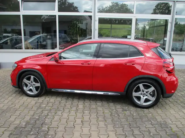 Mercedes-Benz GLA 200 +AHK+Allrad+AMG+2. Hand+Panorama