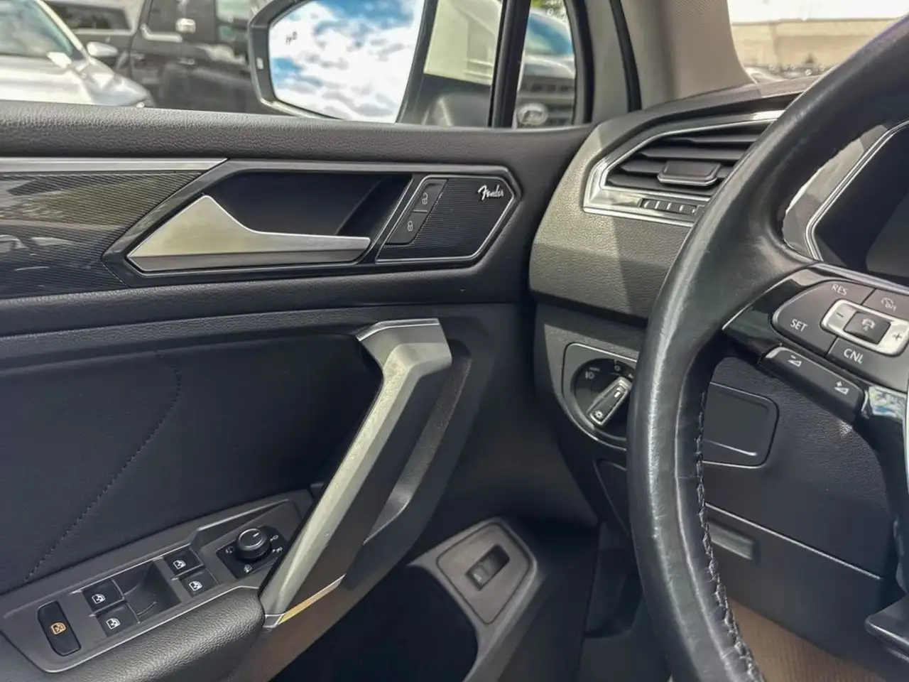 Volkswagen Tiguan снимка Volkswagen Tiguan