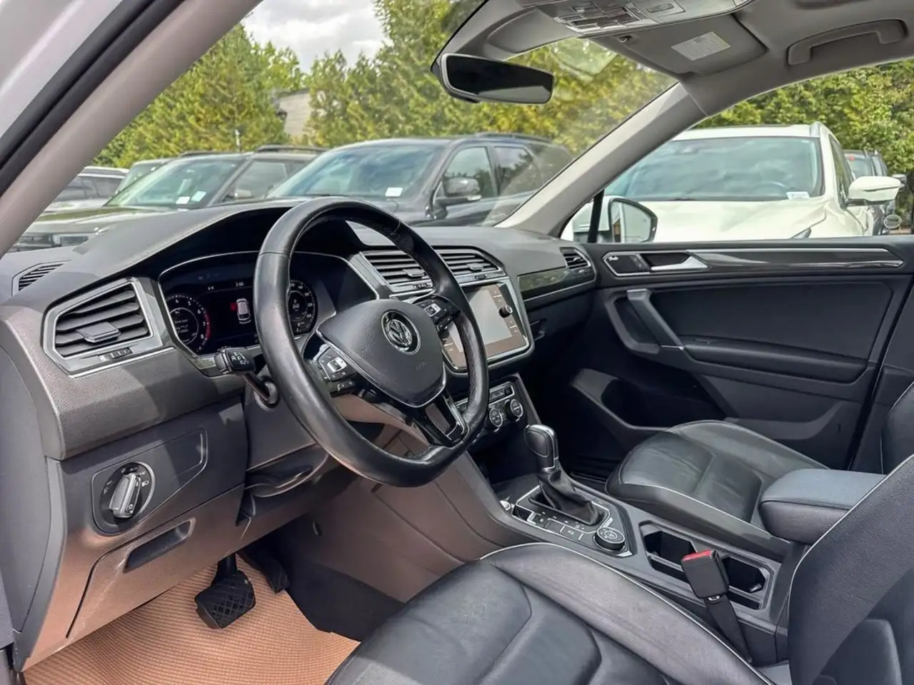 Volkswagen Tiguan снимка Volkswagen Tiguan