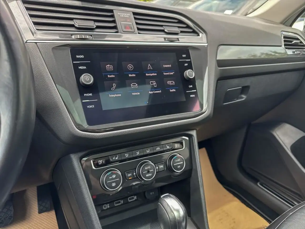 Volkswagen Tiguan снимка Volkswagen Tiguan