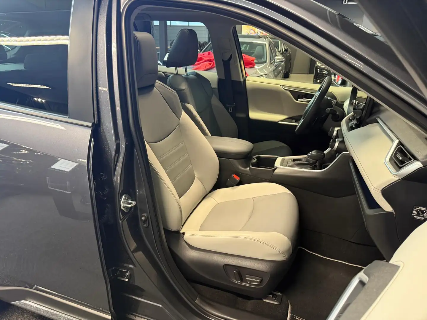 Toyota RAV 4 2.5 Hybrid Business Plus|PANO|LANEASSIST|STOELVERW Grau - 2