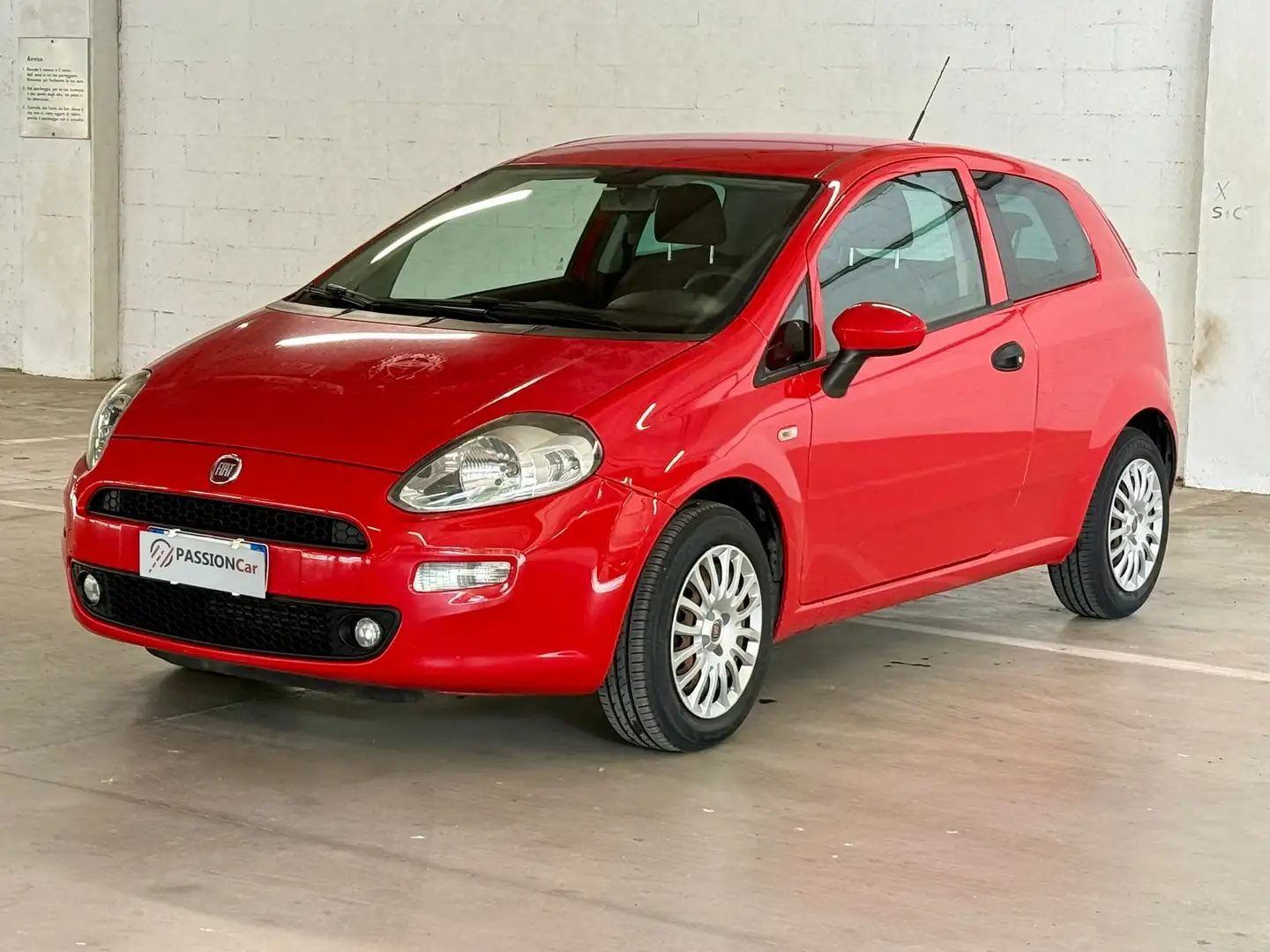 Fiat Punto 3p 1.3 mjt 16v Young 75cv Rojo - 1