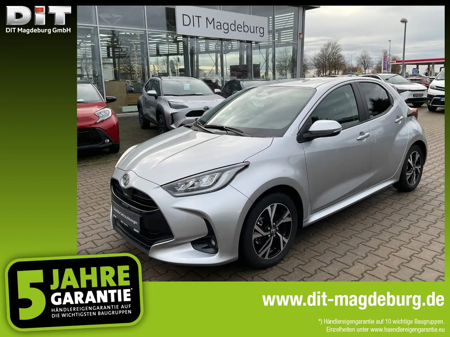 Toyota Yaris 1.5 Teamplayer ACC+LED+Navi+Fernlichtass. Silber - 1