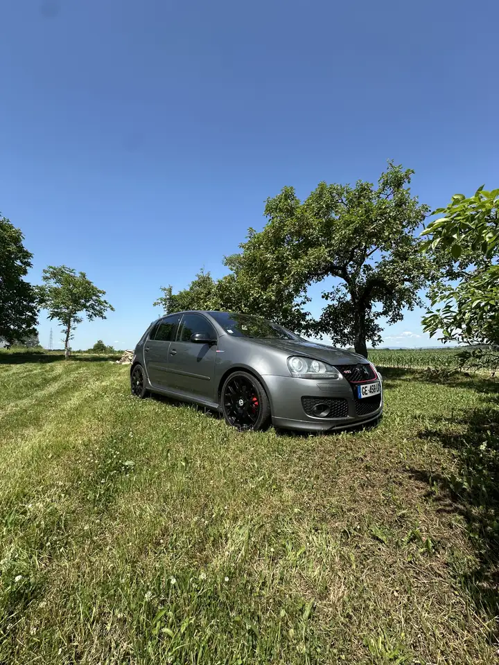 Volkswagen Golf GTI 2.0 T 16S FSI 230 Pirelli