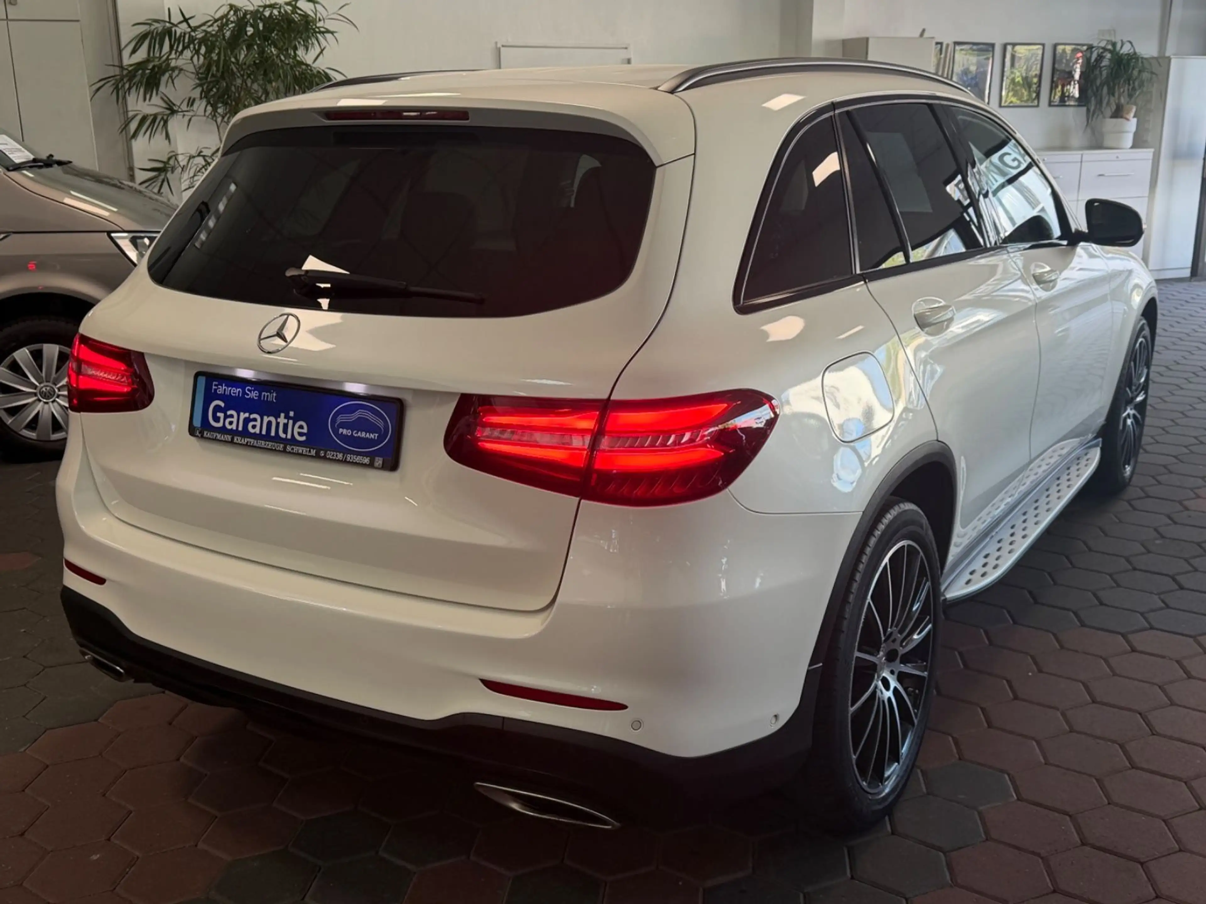 Mercedes-Benz GLC 250 4Matic AMG LINE*DESIGNO*AIRMATIC*LED*6 — photo 4