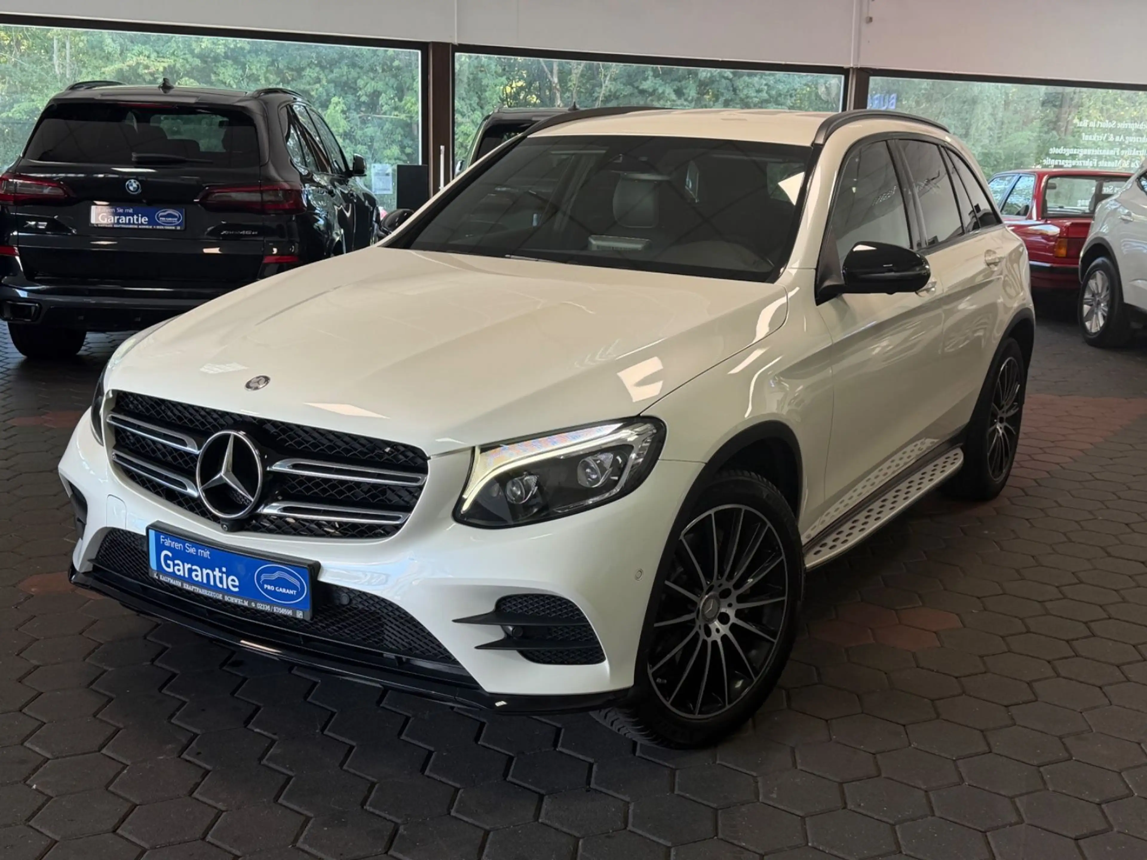 Mercedes-Benz GLC 250 4Matic AMG LINE*DESIGNO*AIRMATIC*LED*6