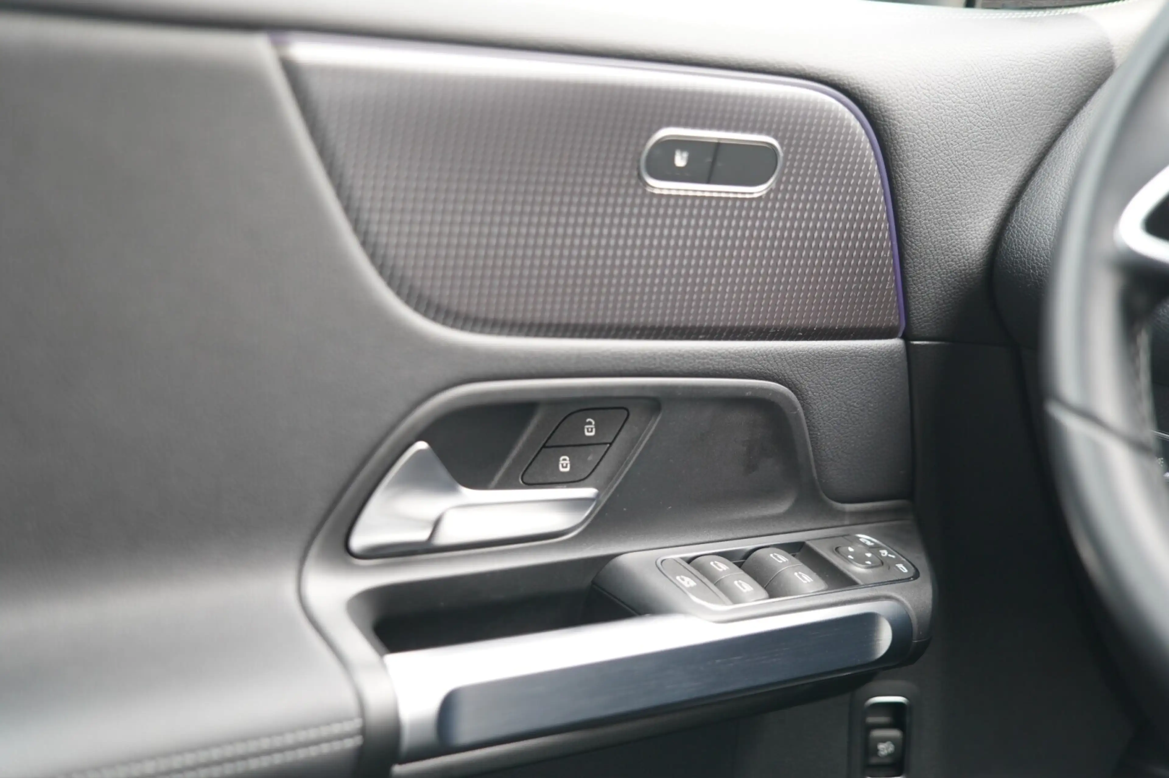 Mercedes-Benz EQB 300 EQB 300 4MATIC Progressive — photo 14