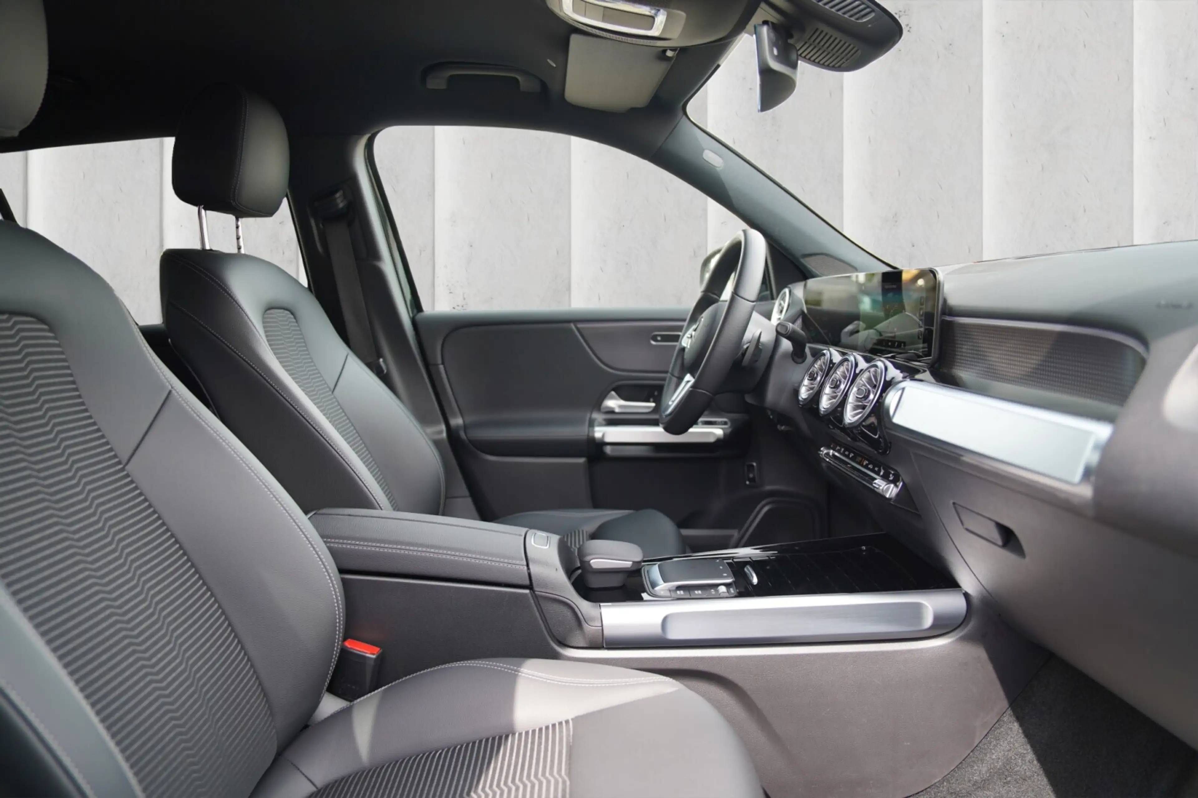 Mercedes-Benz EQB 300 EQB 300 4MATIC Progressive — photo 9