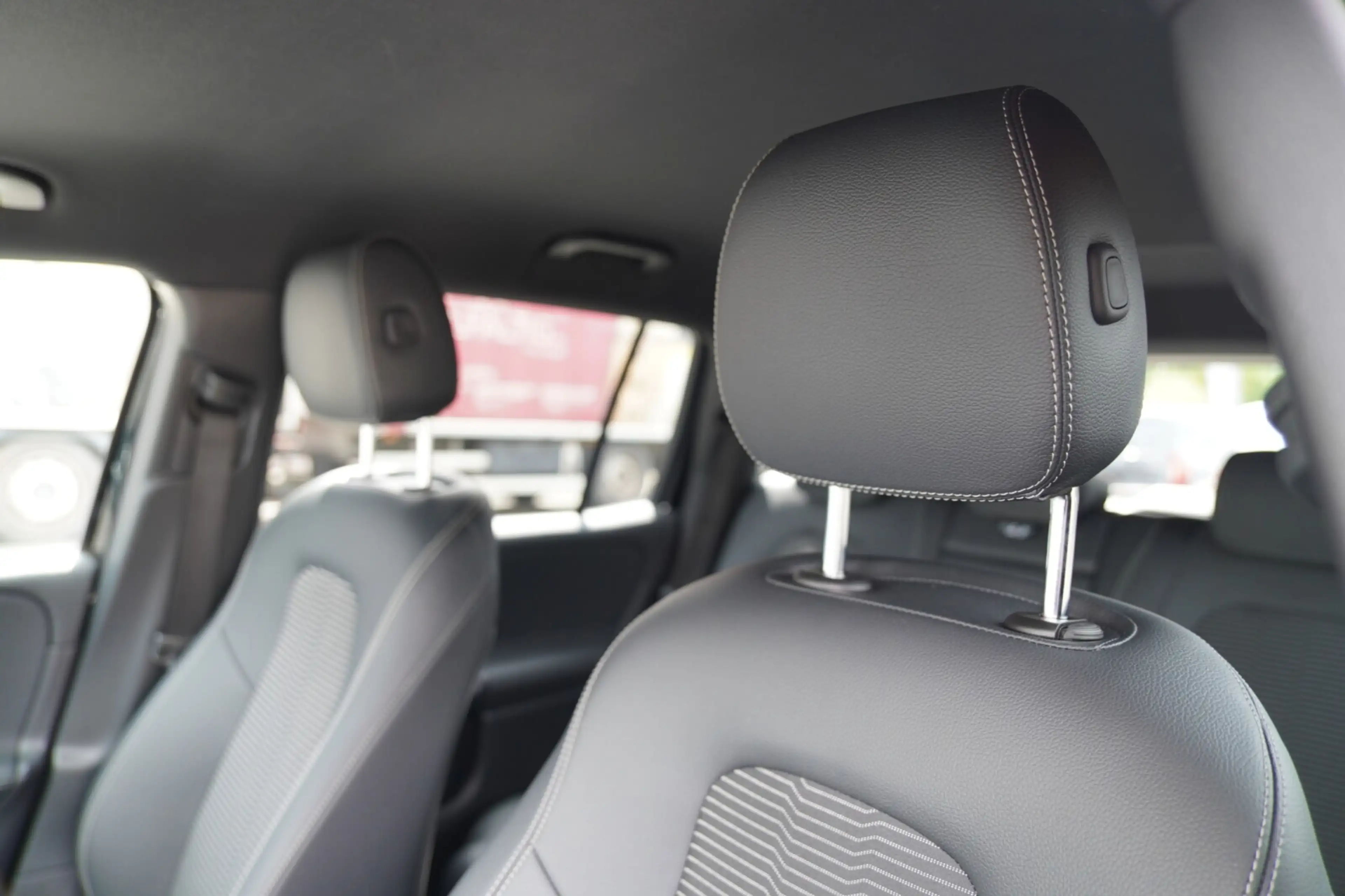 Mercedes-Benz EQB 300 EQB 300 4MATIC Progressive — photo 26