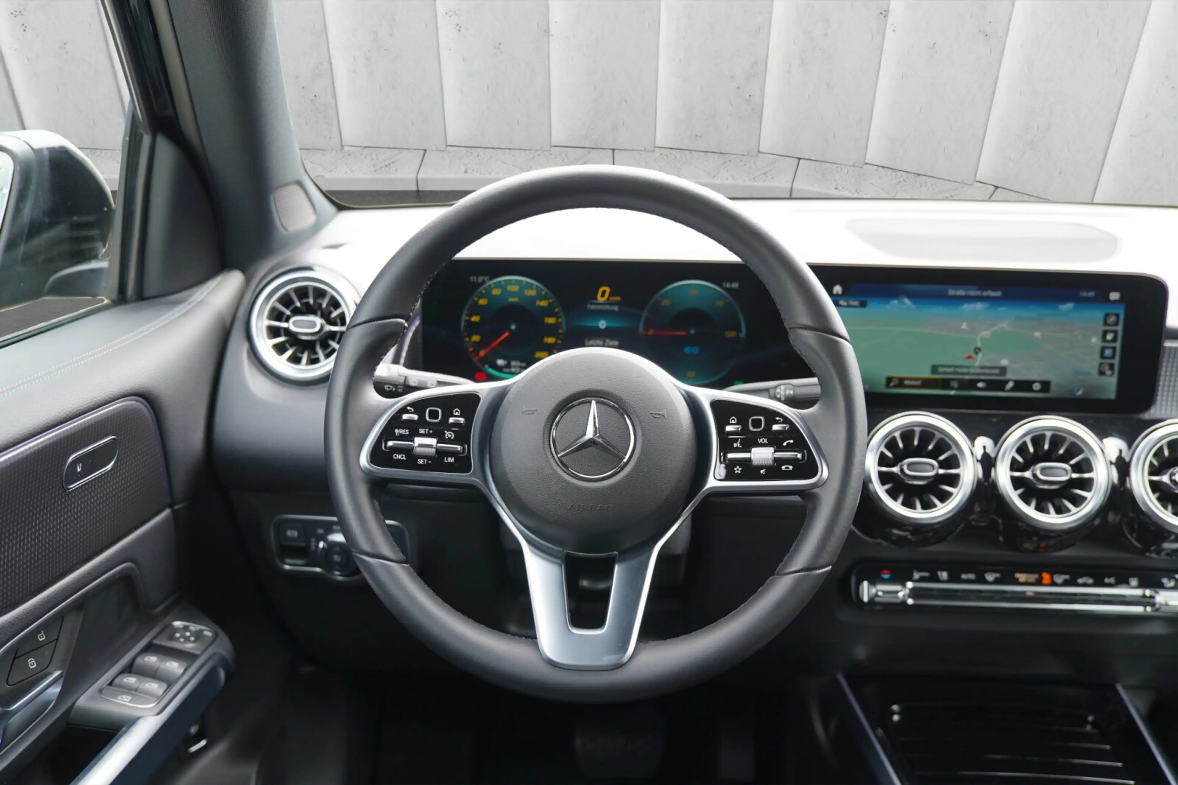 Mercedes-Benz EQB 300 EQB 300 4MATIC Progressive — photo 13