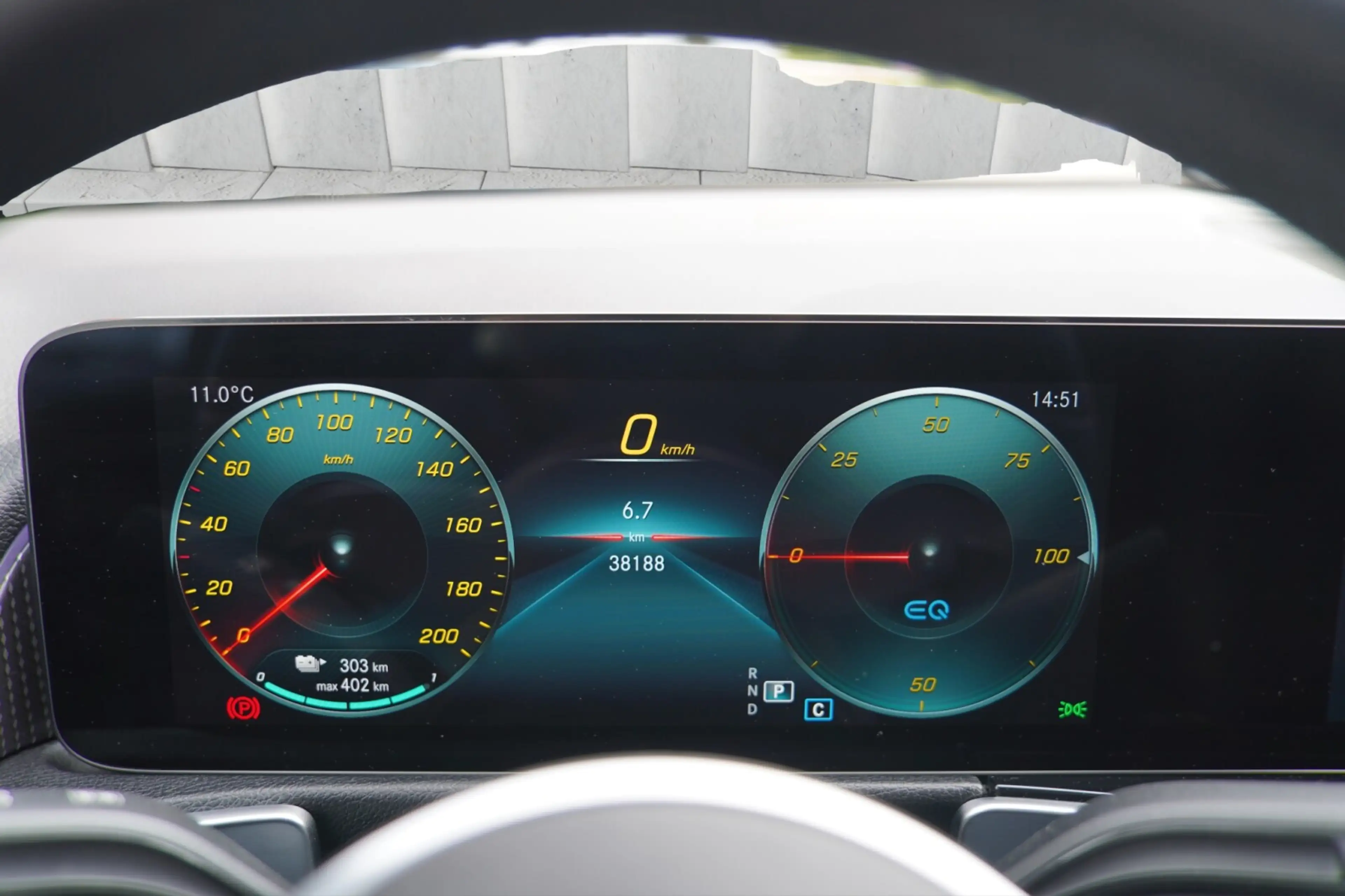 Mercedes-Benz EQB 300 EQB 300 4MATIC Progressive — photo 16