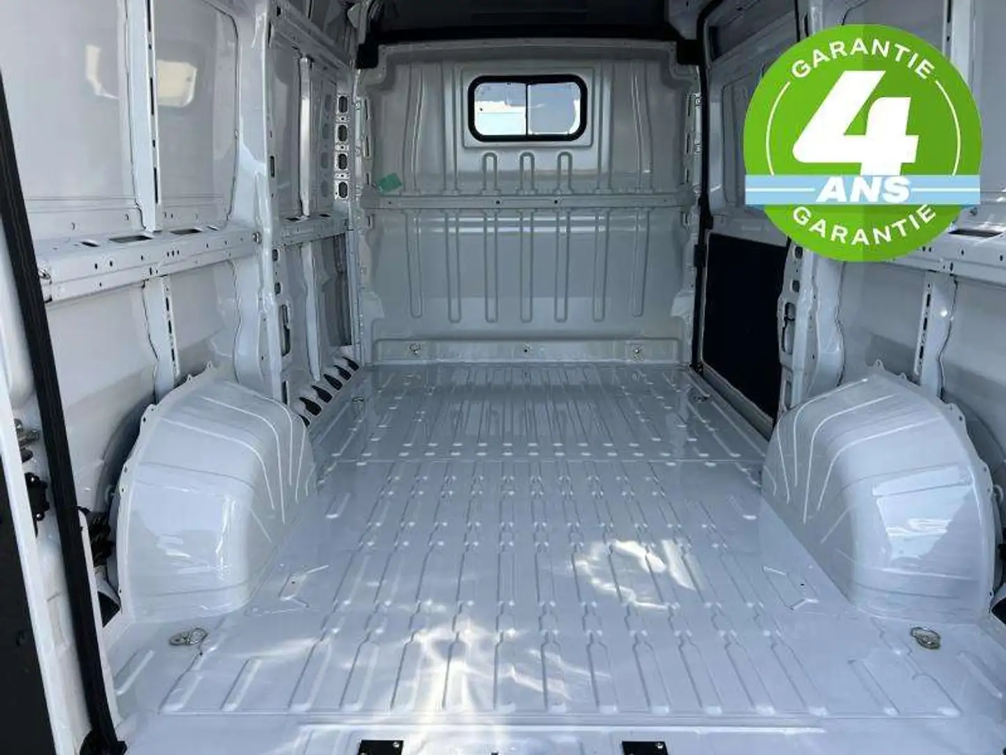 Peugeot Boxer FT 335 L2H2 Blanc - 2