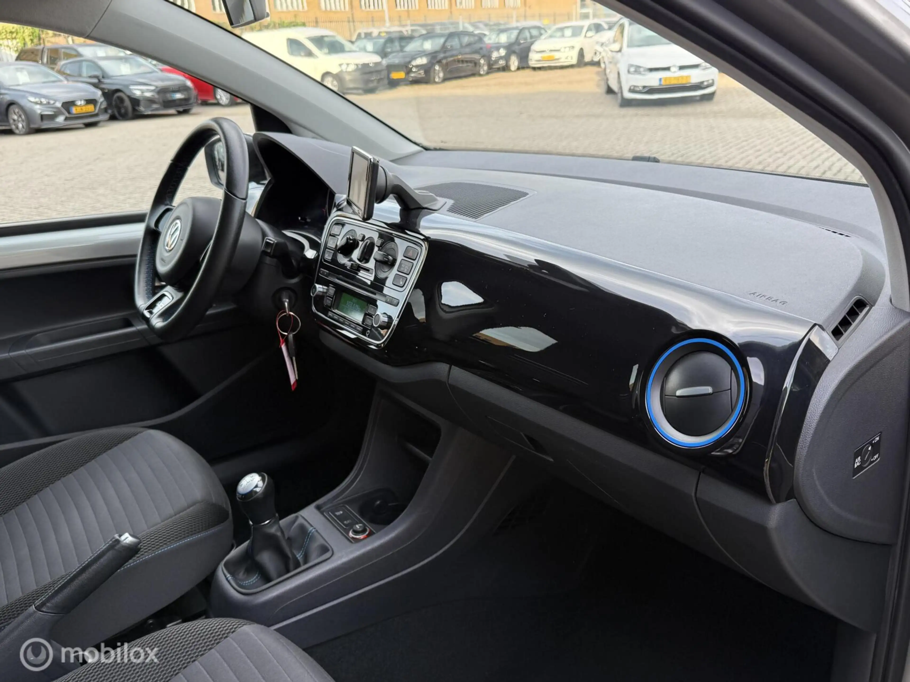Volkswagen up! 1.0 high up! CUP STOELVERWARMING | PDC | NAVI — photo 13