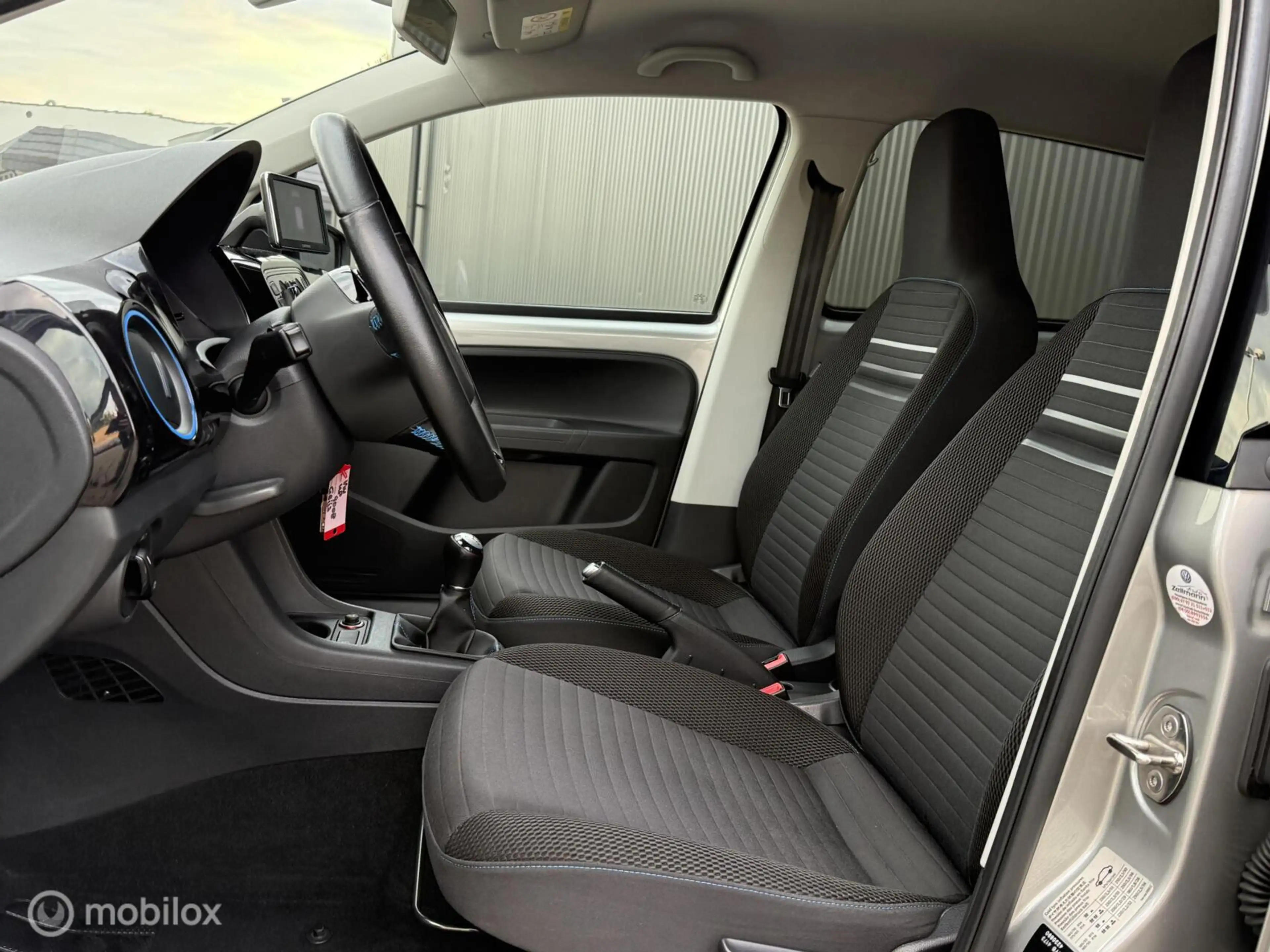 Volkswagen up! 1.0 high up! CUP STOELVERWARMING | PDC | NAVI — photo 4