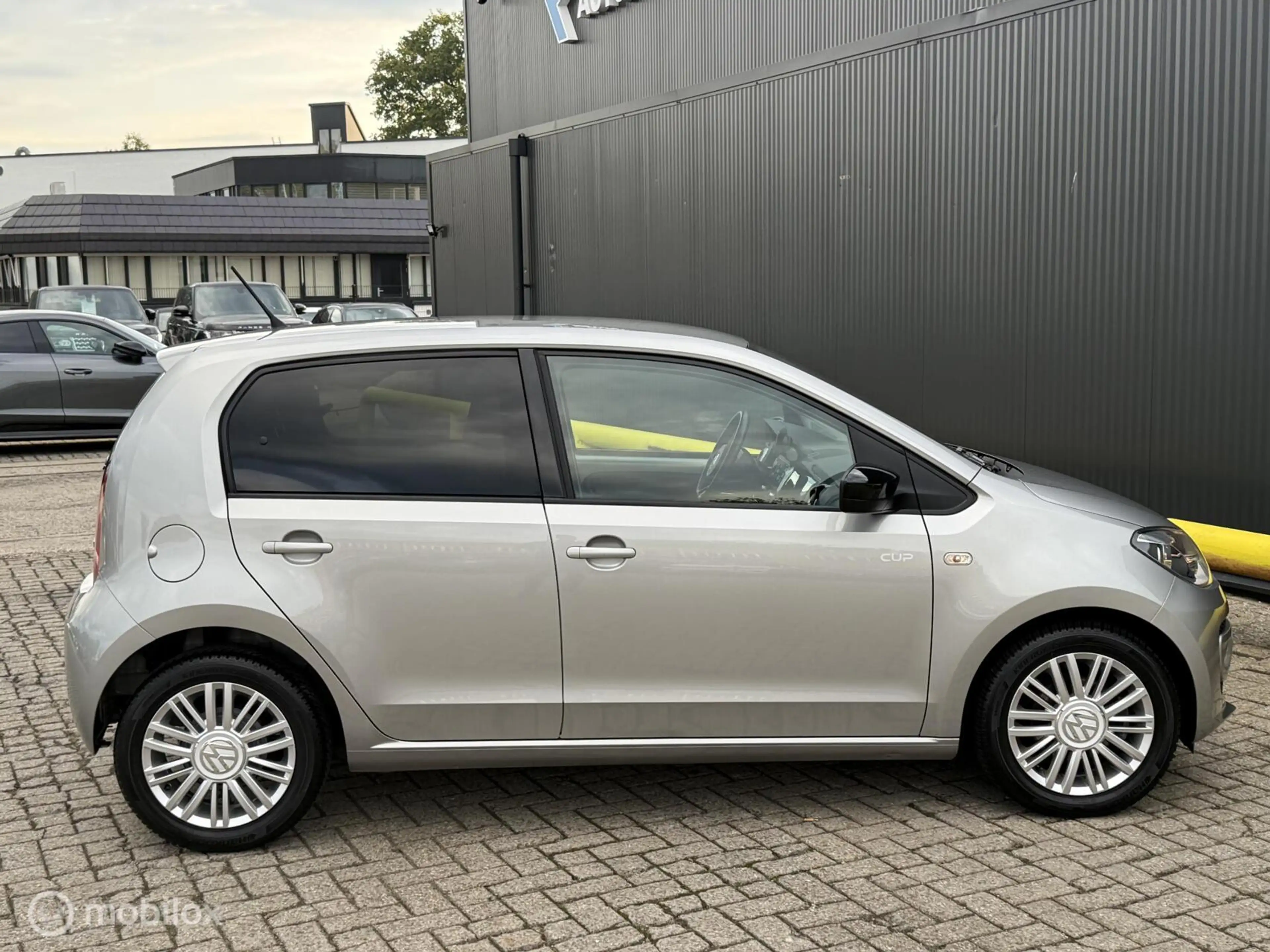 Volkswagen up! 1.0 high up! CUP STOELVERWARMING | PDC | NAVI — photo 9
