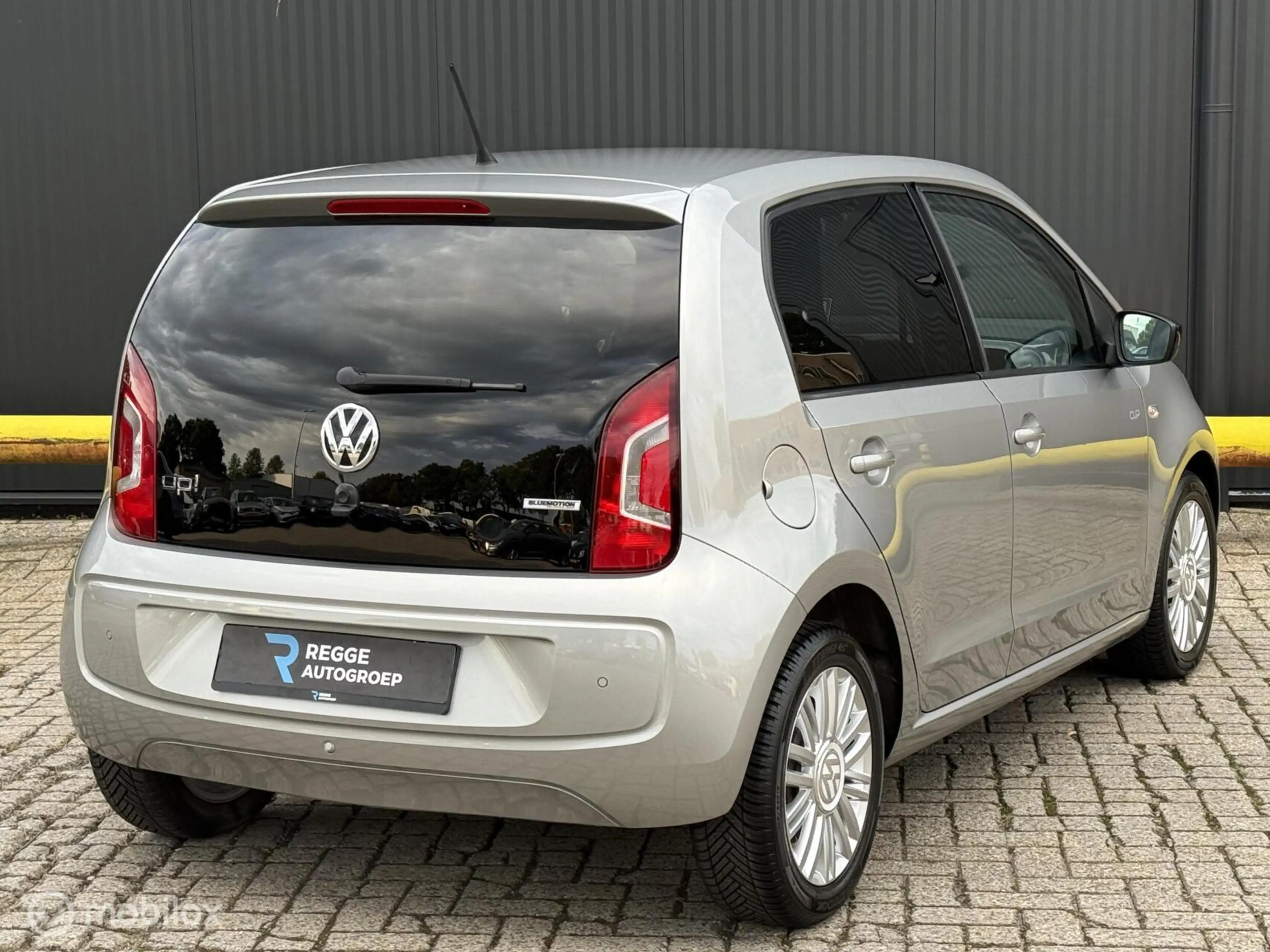 Volkswagen up! 1.0 high up! CUP STOELVERWARMING | PDC | NAVI — photo 3