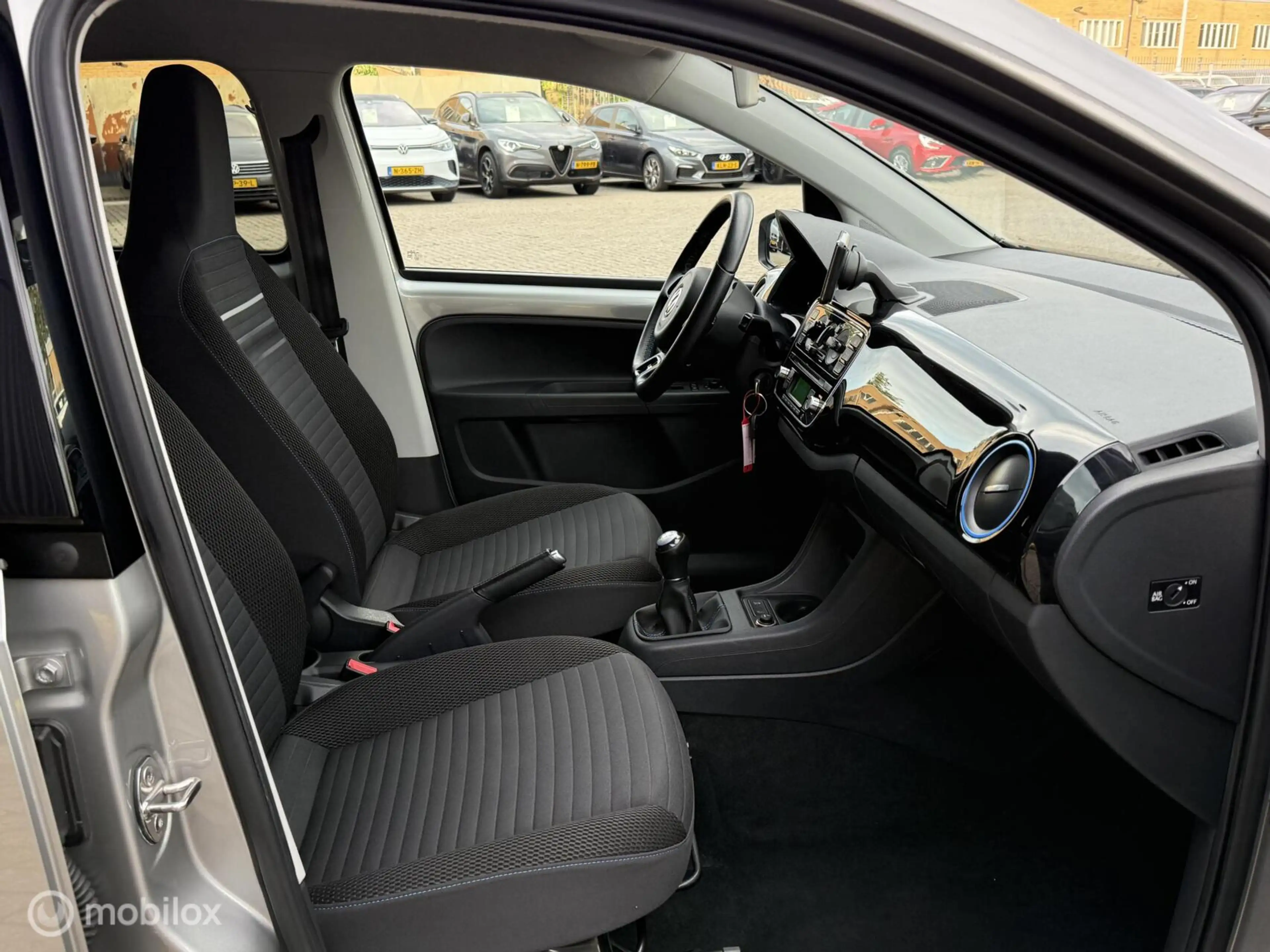 Volkswagen up! 1.0 high up! CUP STOELVERWARMING | PDC | NAVI — photo 14