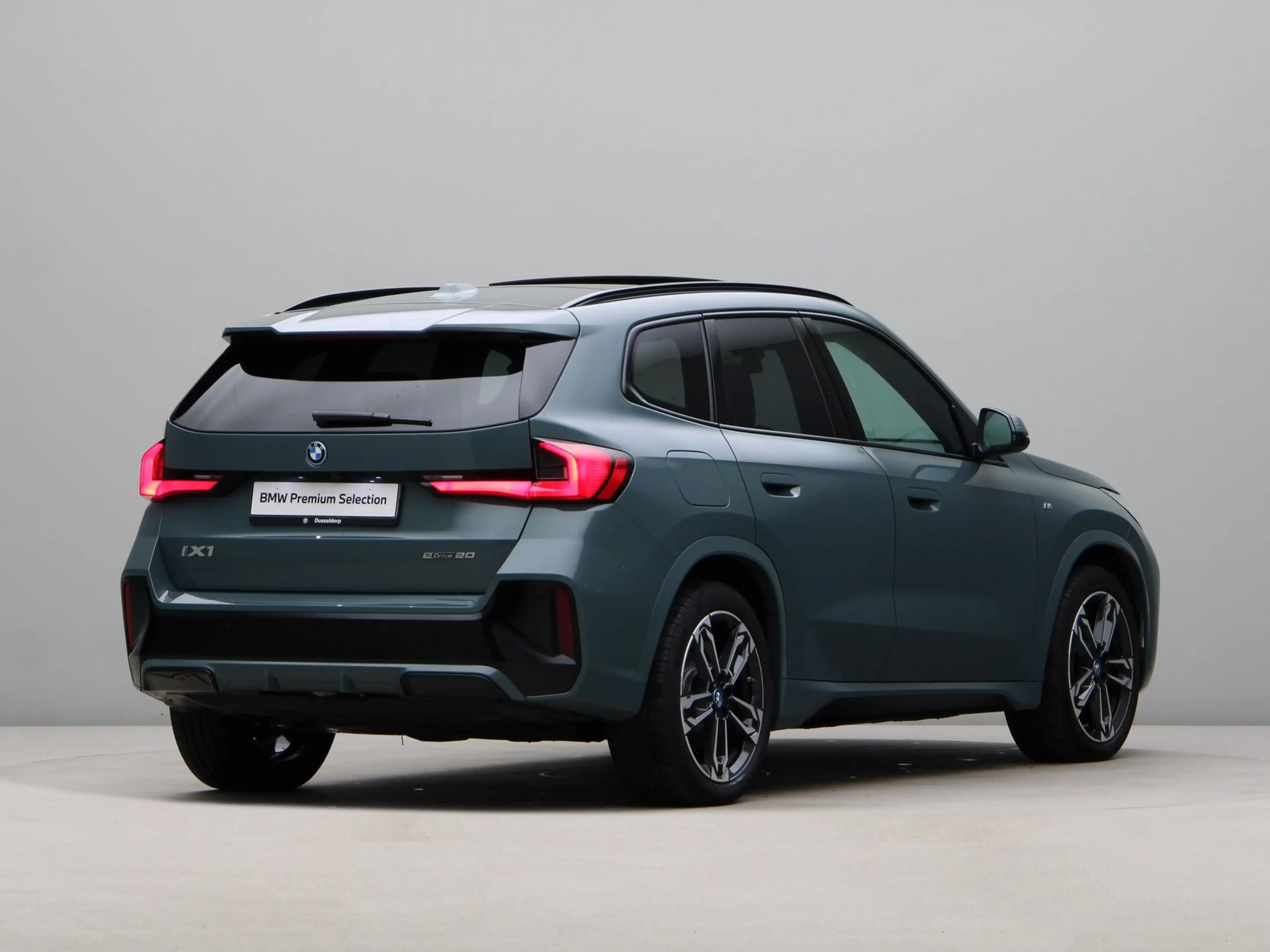 BMW iX1 eDrive20 67 kWh M Sport Edition — photo 9