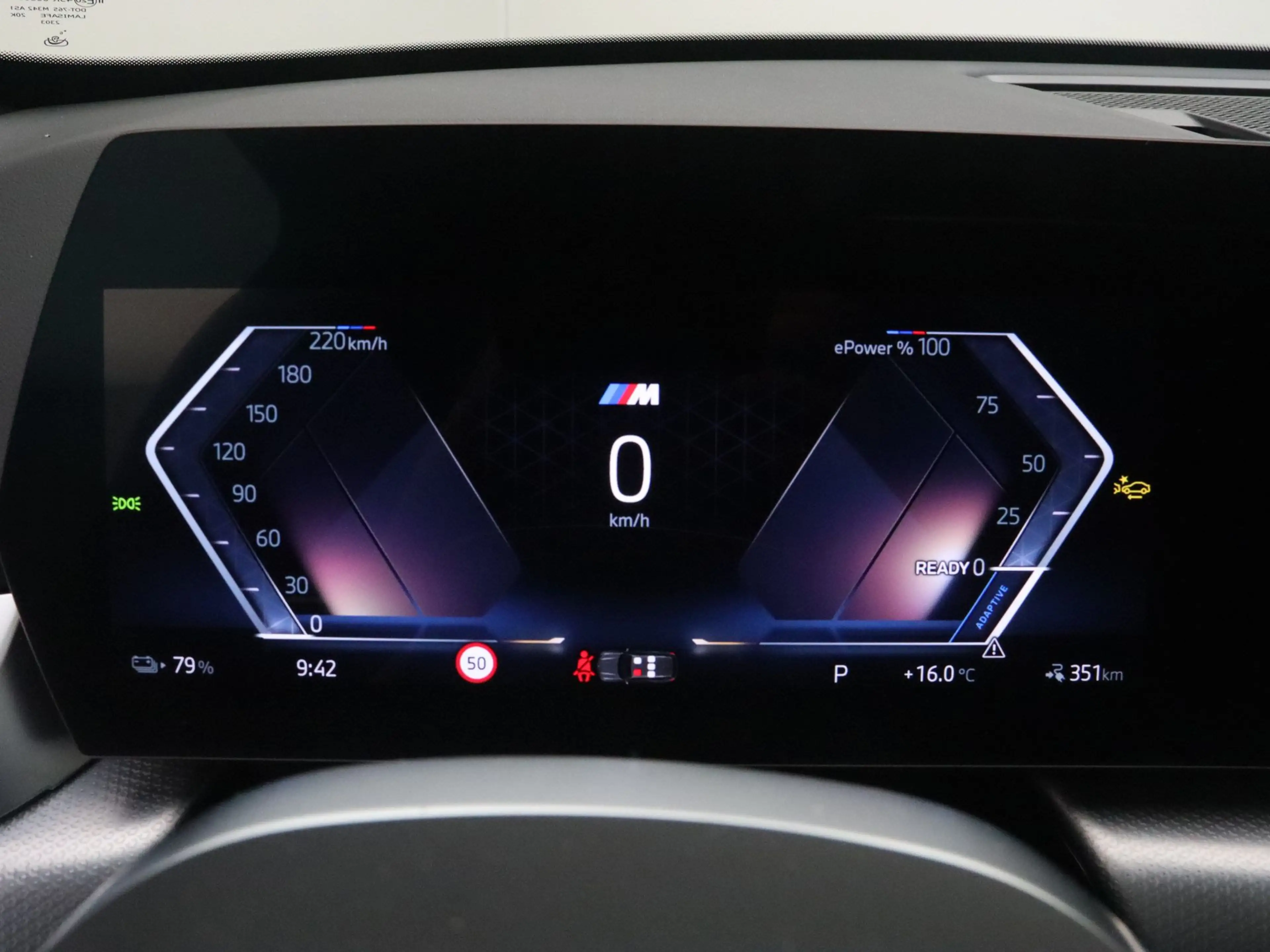 BMW iX1 eDrive20 67 kWh M Sport Edition — photo 3