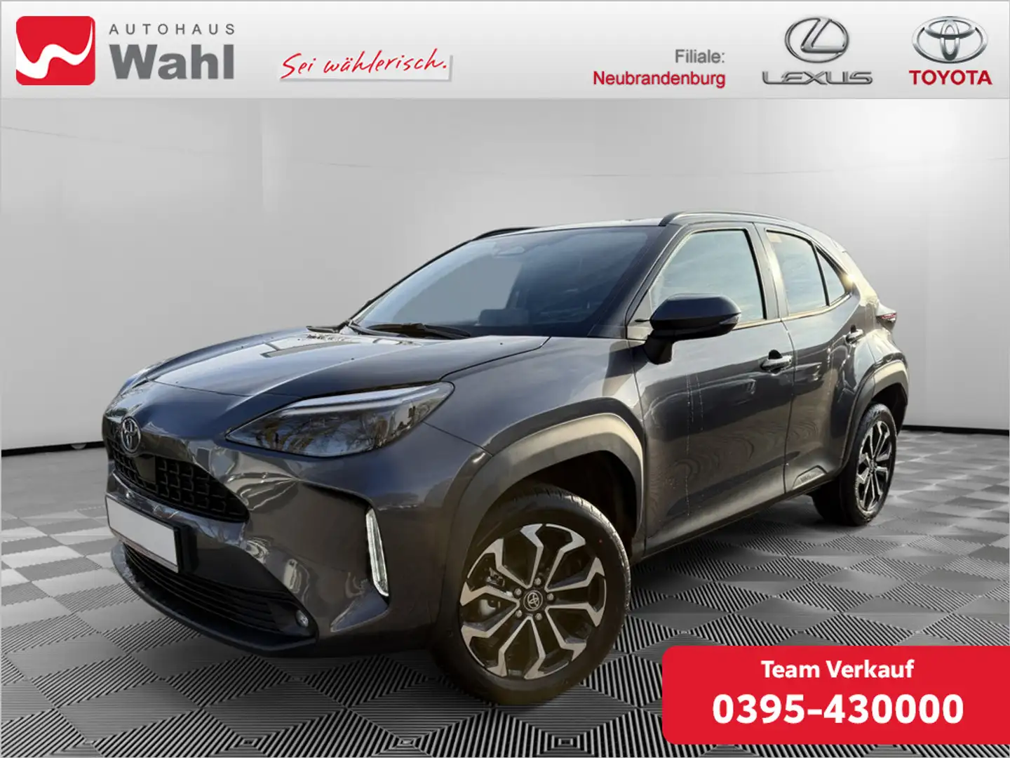 Toyota Yaris Cross 1.5 Hybrid FWD Teamplayer Grau - 1