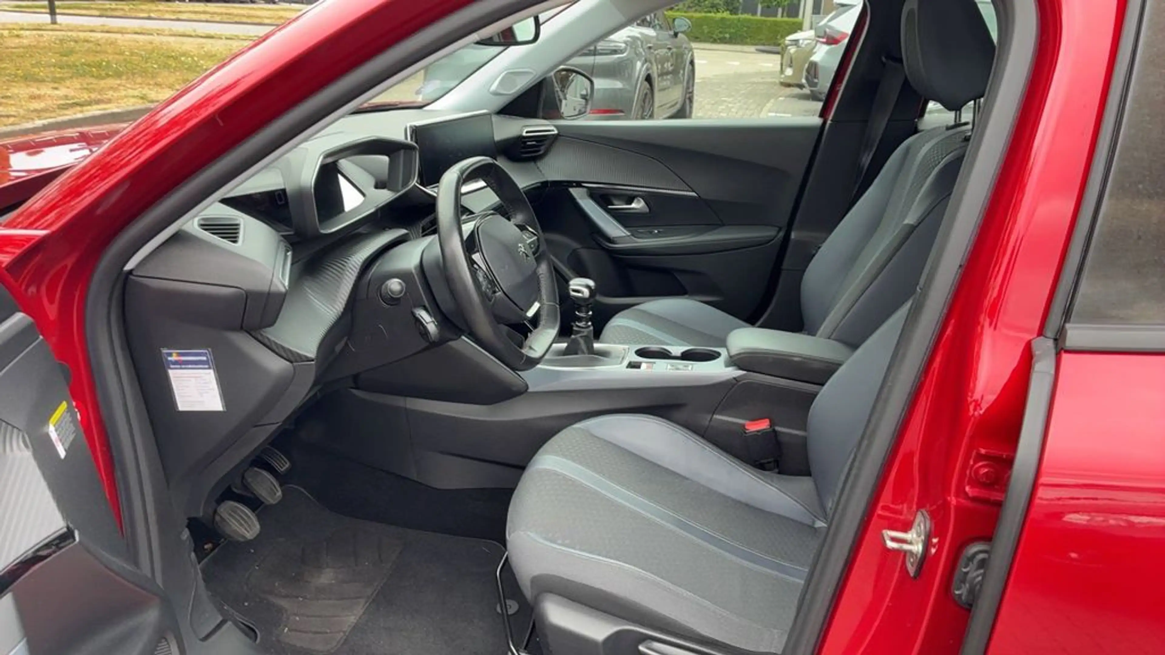 Peugeot 2008 1.2 PureTech Allure | Carplay | Trekhaak | Navigat — photo 3
