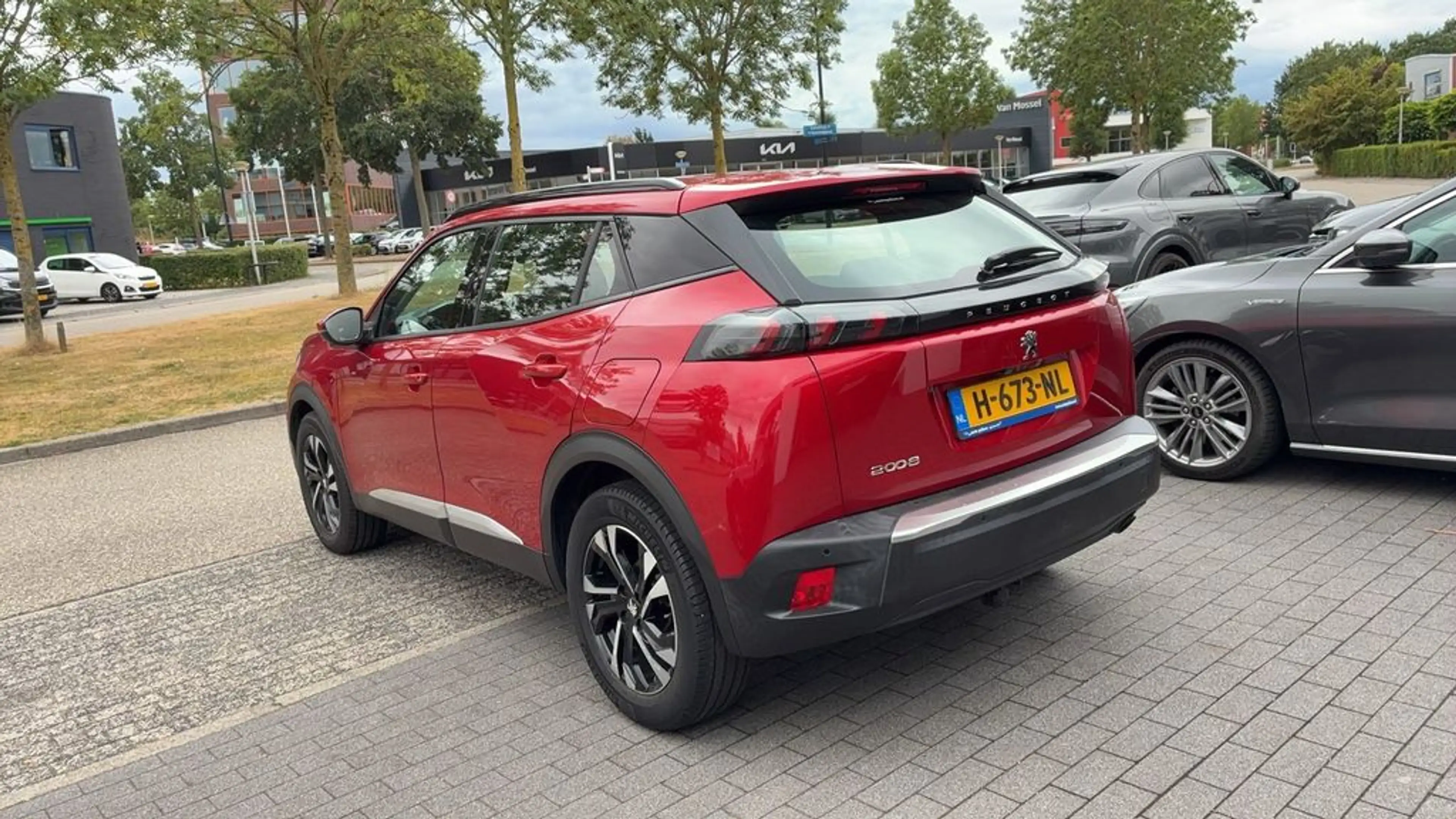 Peugeot 2008 1.2 PureTech Allure | Carplay | Trekhaak | Navigat — photo 2