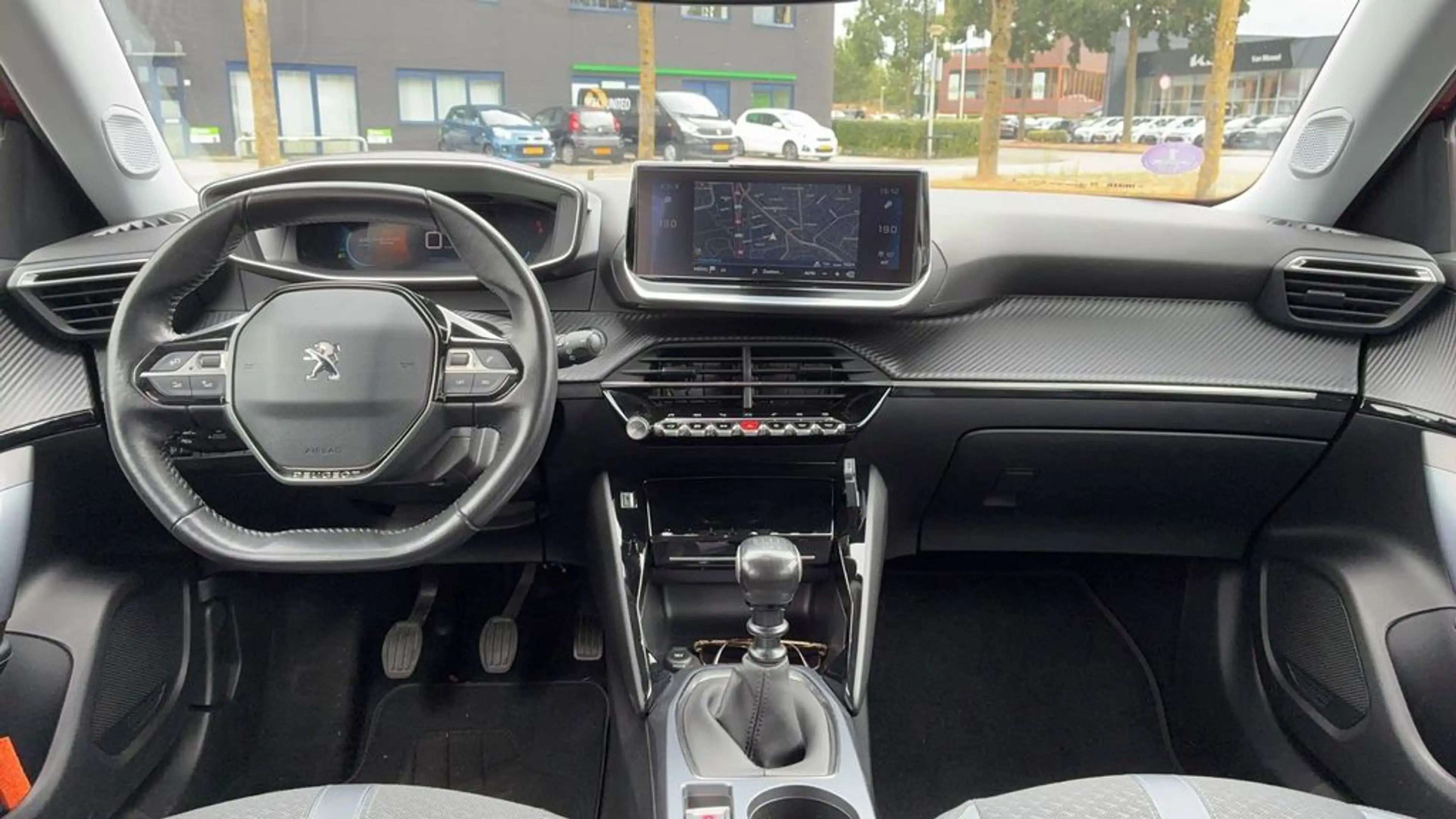 Peugeot 2008 1.2 PureTech Allure | Carplay | Trekhaak | Navigat — photo 4