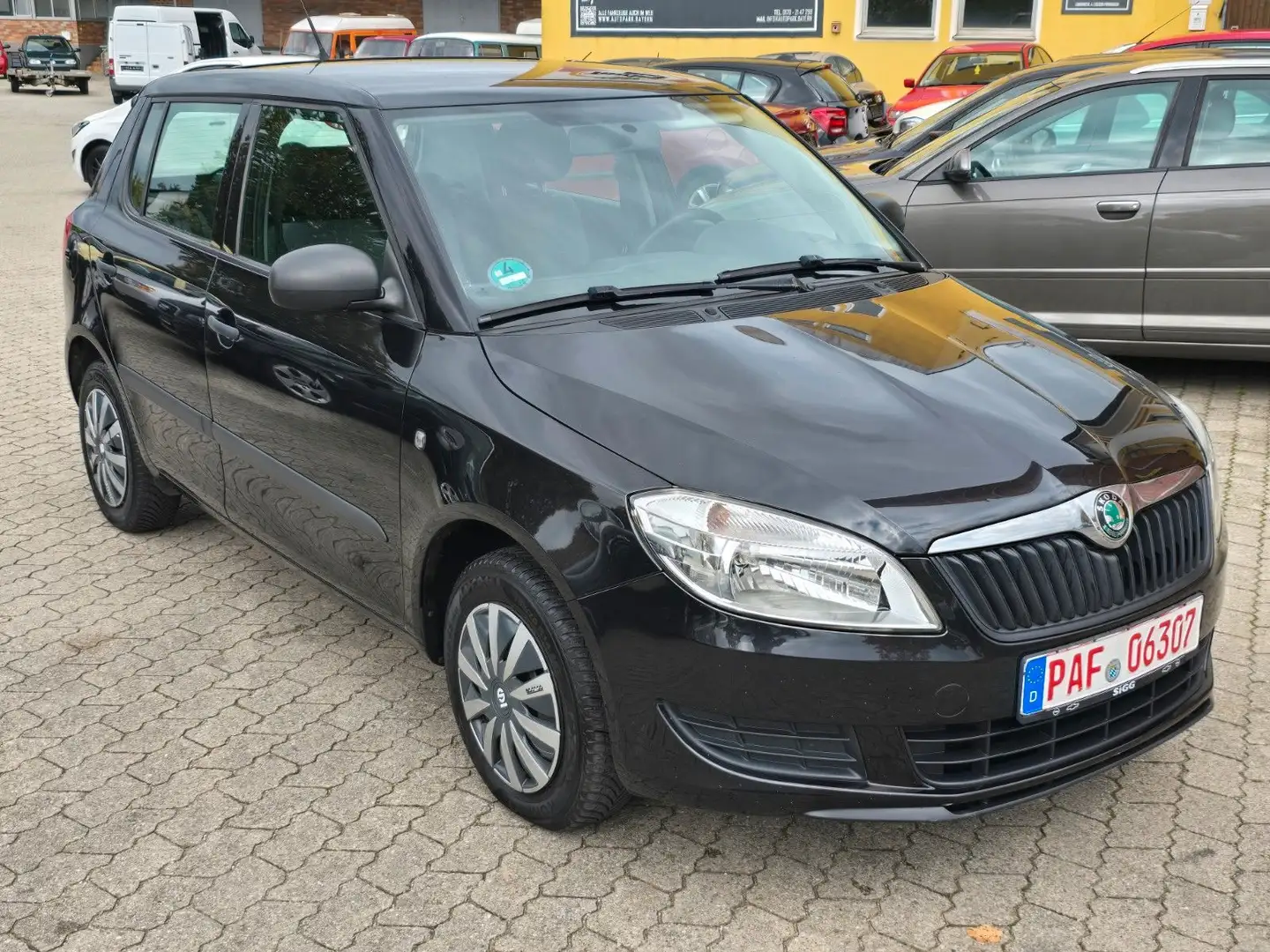 Skoda Fabia 1.2l TSI 63kW Cool Edition Schwarz - 1