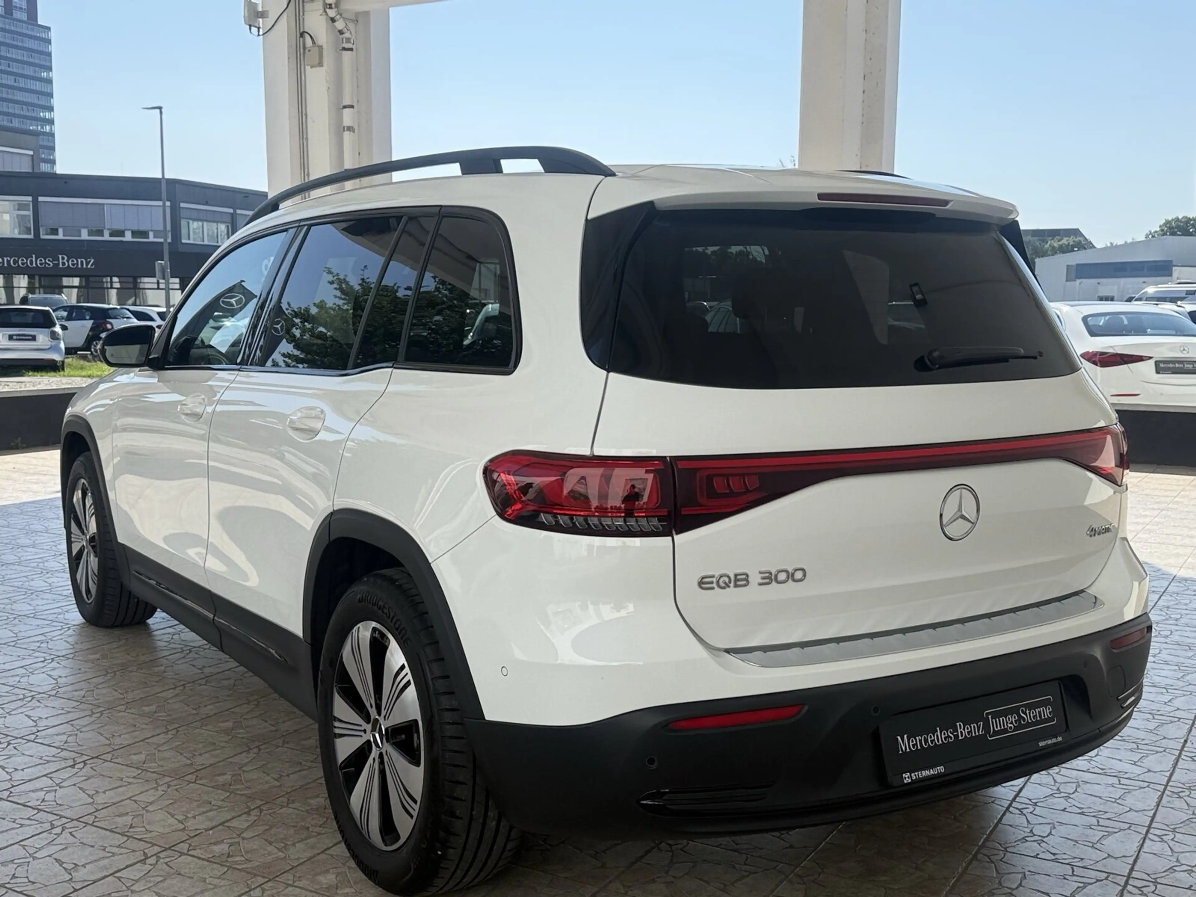 Mercedes-Benz EQB 300 EQB 300 4M Progressive/Navi/Kamera/LED/Sitzhzg.. — photo 7