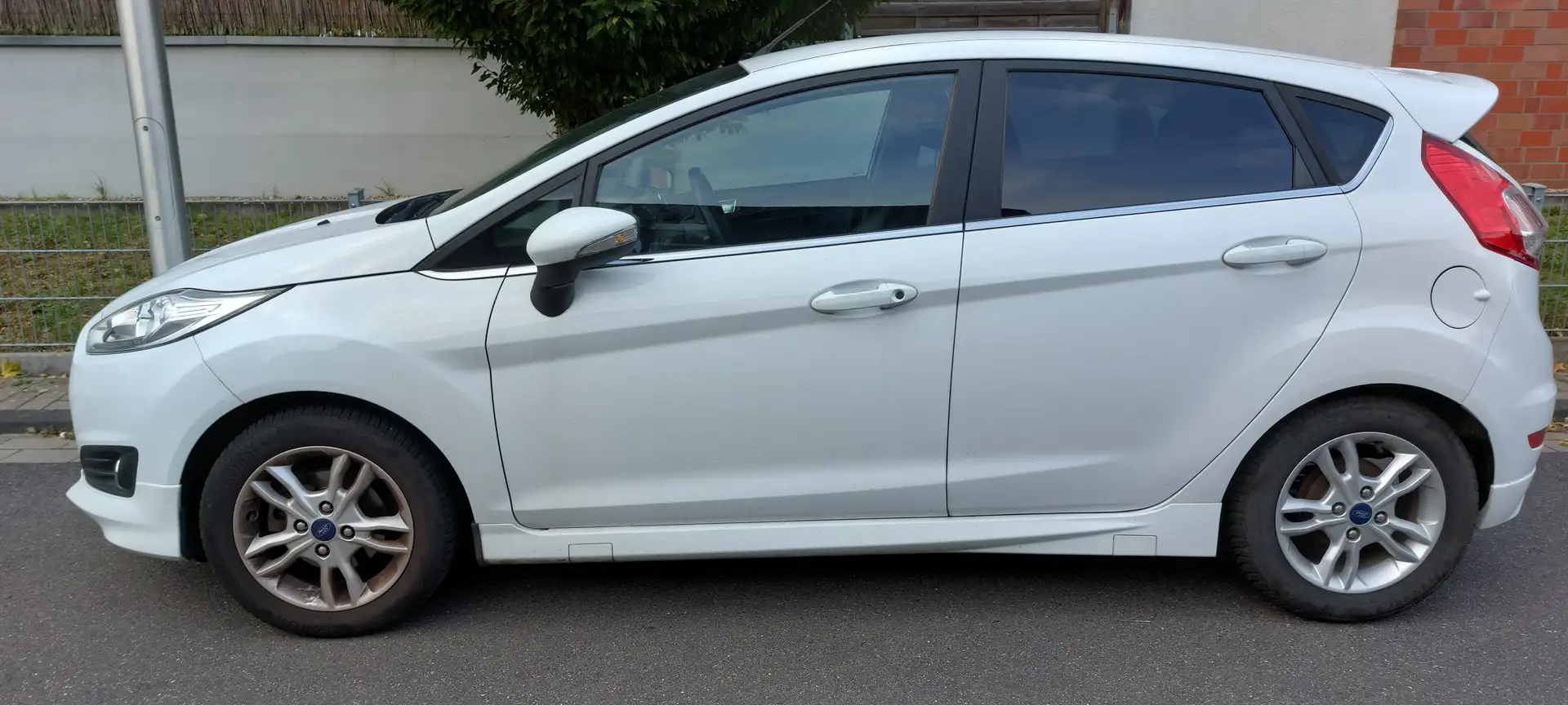 Ford Fiesta Fiesta 1.0 EcoBoost Powershift Titanium Bílá - 1