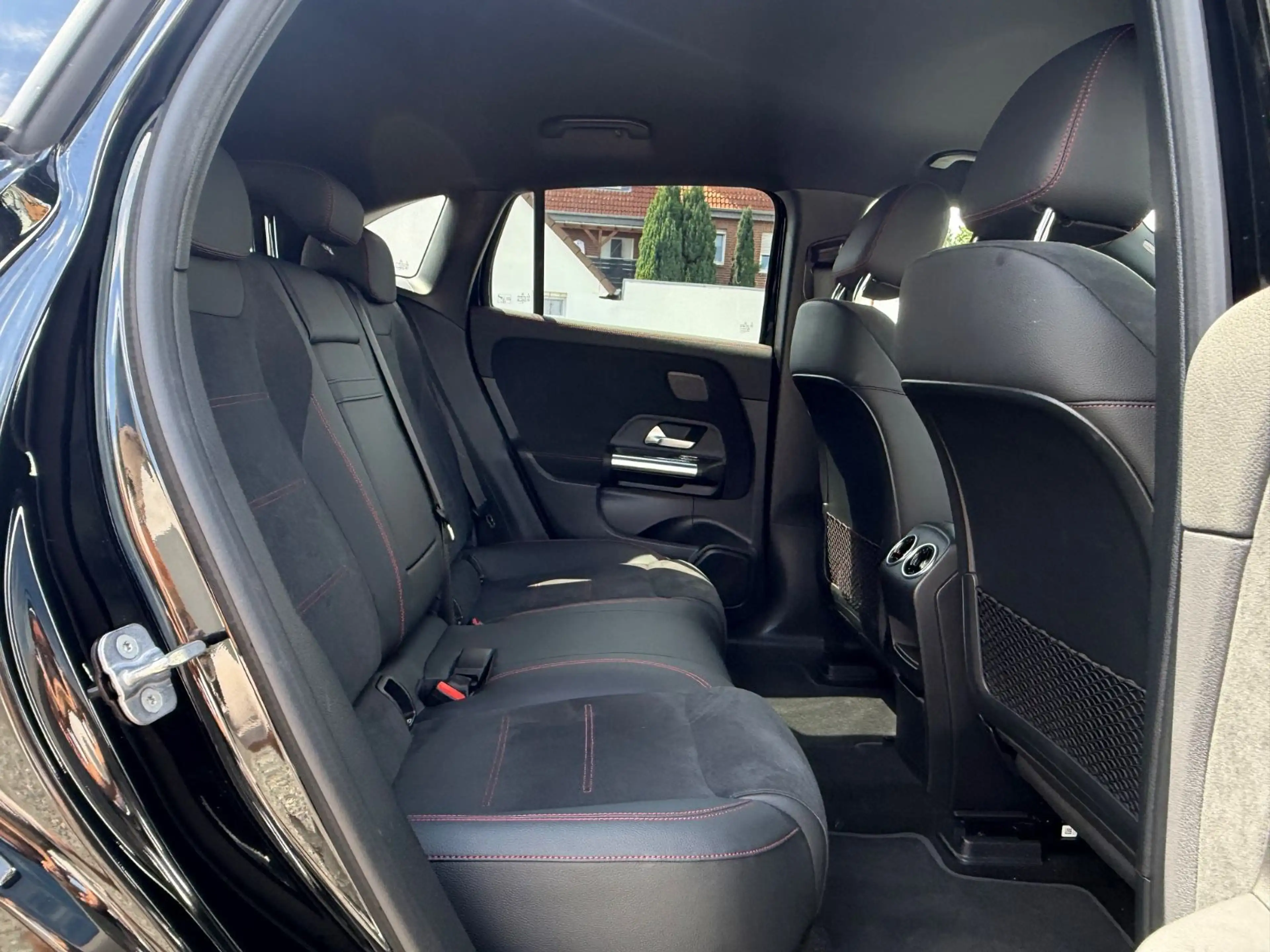 Mercedes-Benz EQA 300 4Matic AMG JungeSterne G.|Insp Neu|Night — photo 14