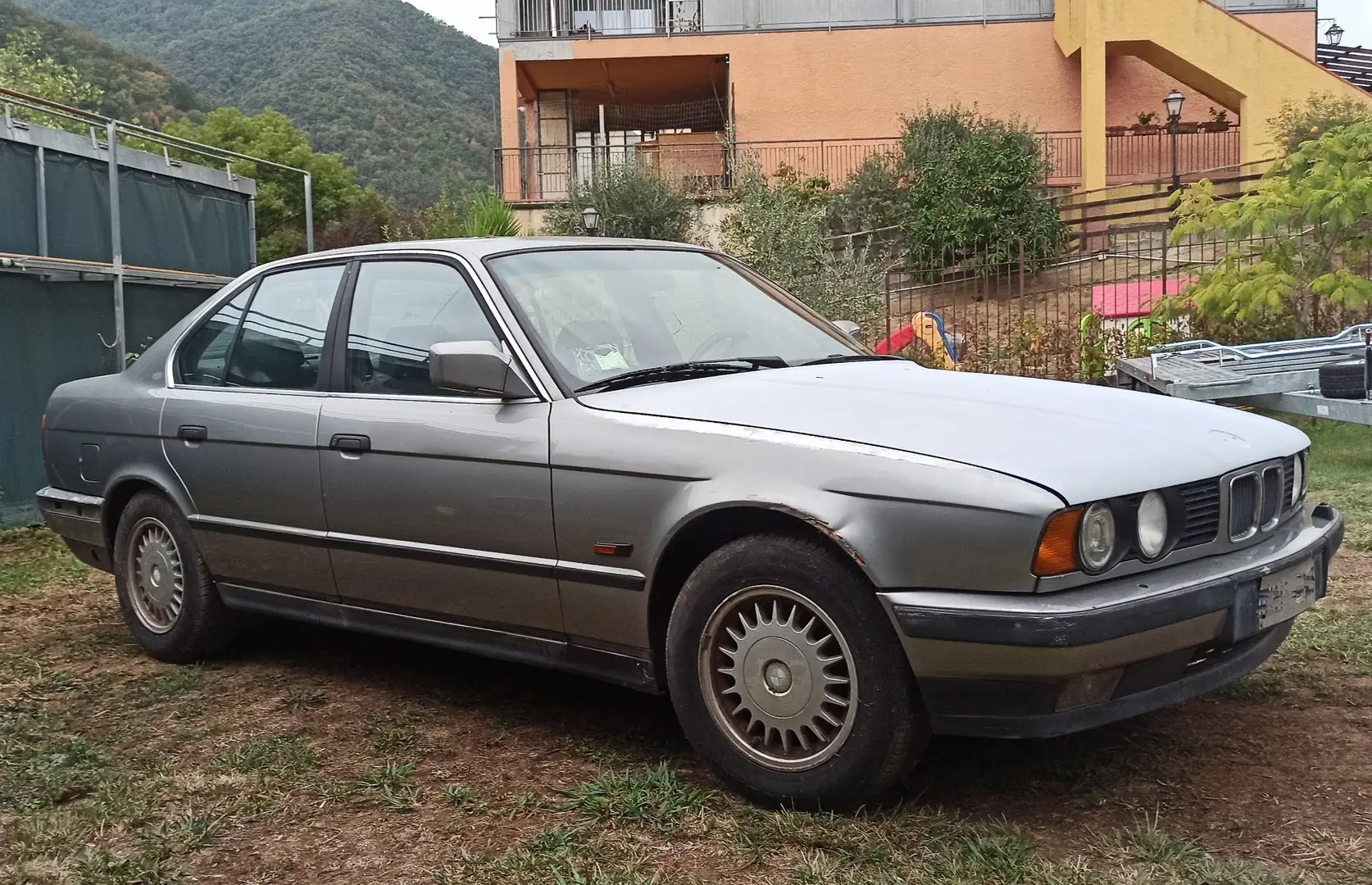 BMW 525 i Silber - 2