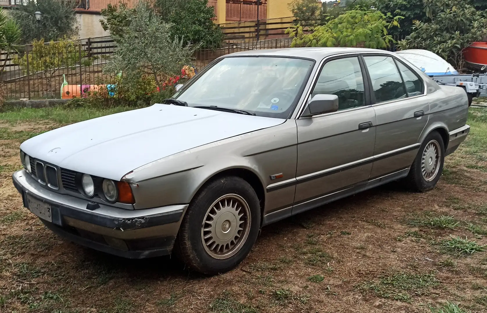 BMW 525 i Silber - 1