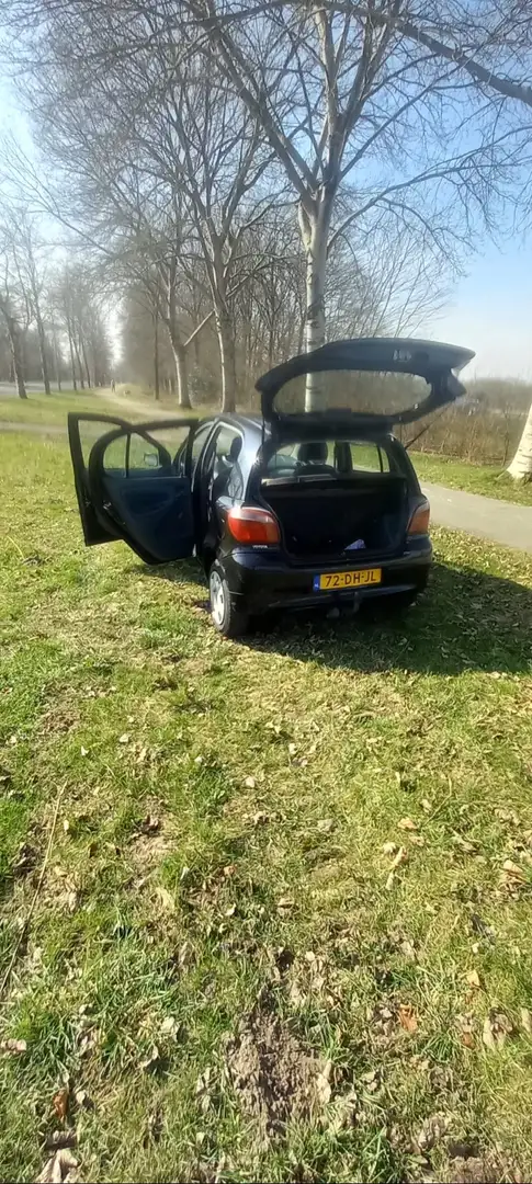 Toyota Yaris 1.0-16V VVT-i Terra Zwart - 2