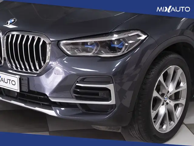 BMW X5 view 9
