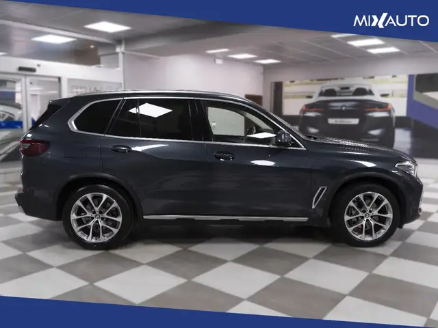 BMW X5 view 6