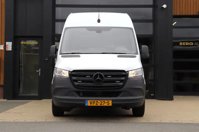 Mercedes-Benz Sprinter view 21