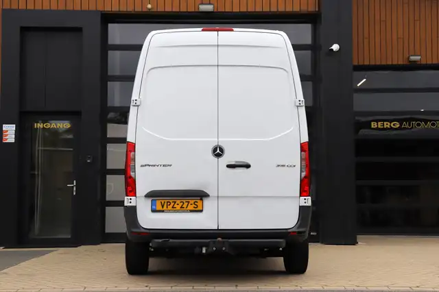 Mercedes-Benz Sprinter view 22