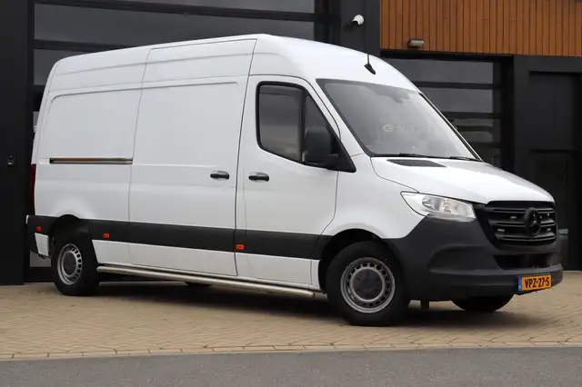 Mercedes-Benz Sprinter view 25
