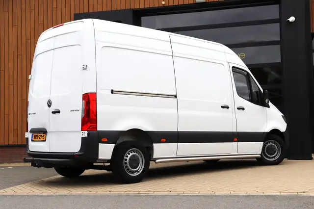 Mercedes-Benz Sprinter view 27