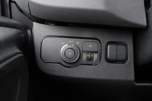 Mercedes-Benz Sprinter view 16