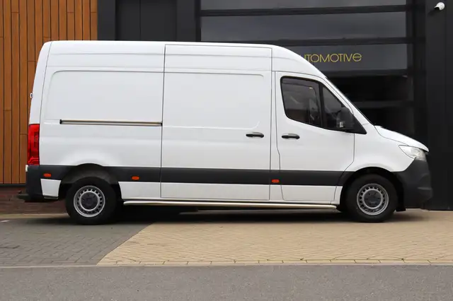 Mercedes-Benz Sprinter view 11