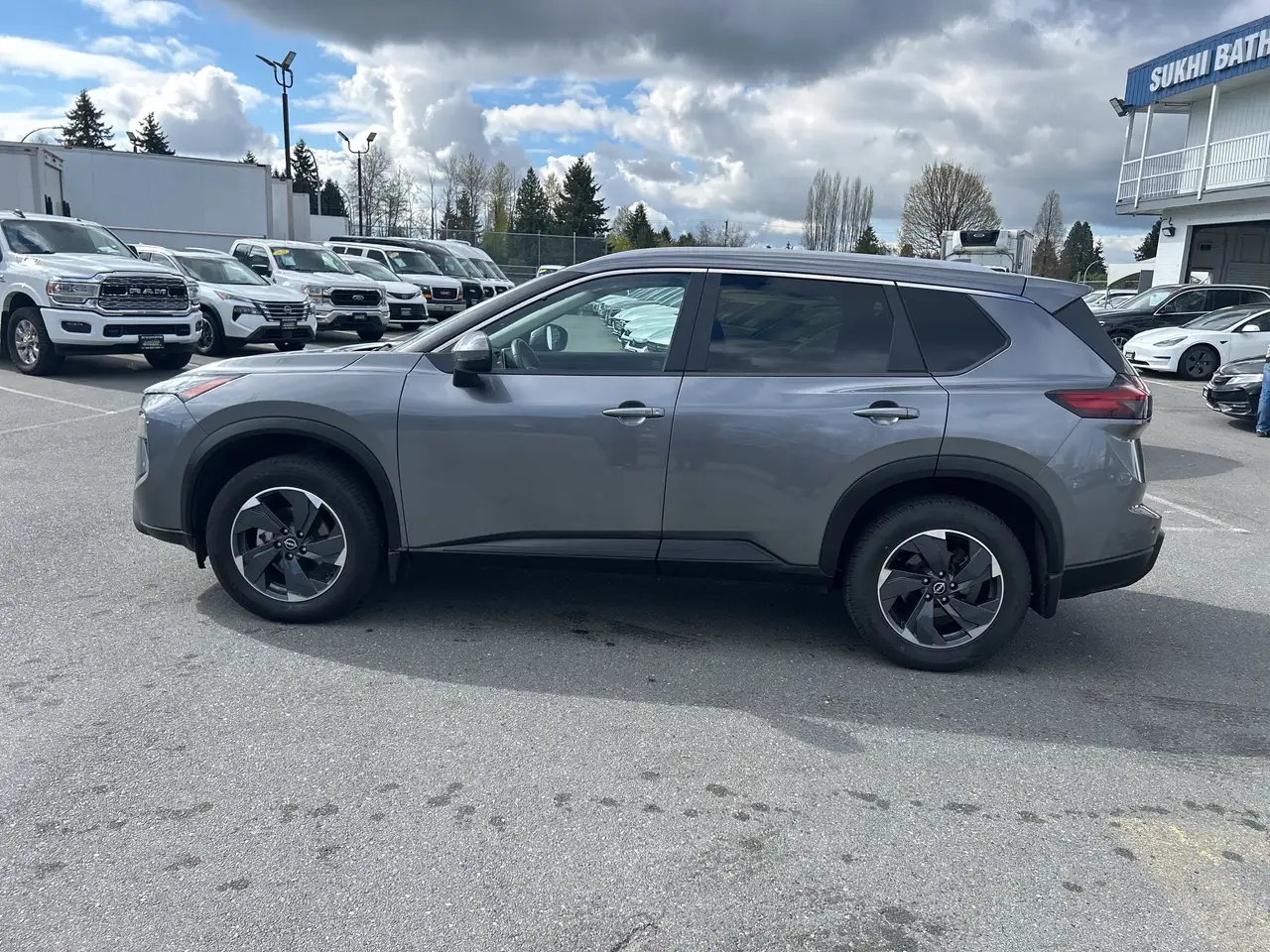 Nissan Rogue снимка Nissan Rogue
