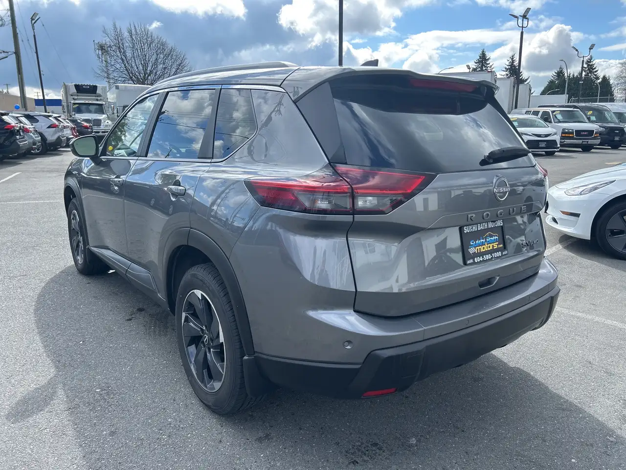 Nissan Rogue снимка Nissan Rogue
