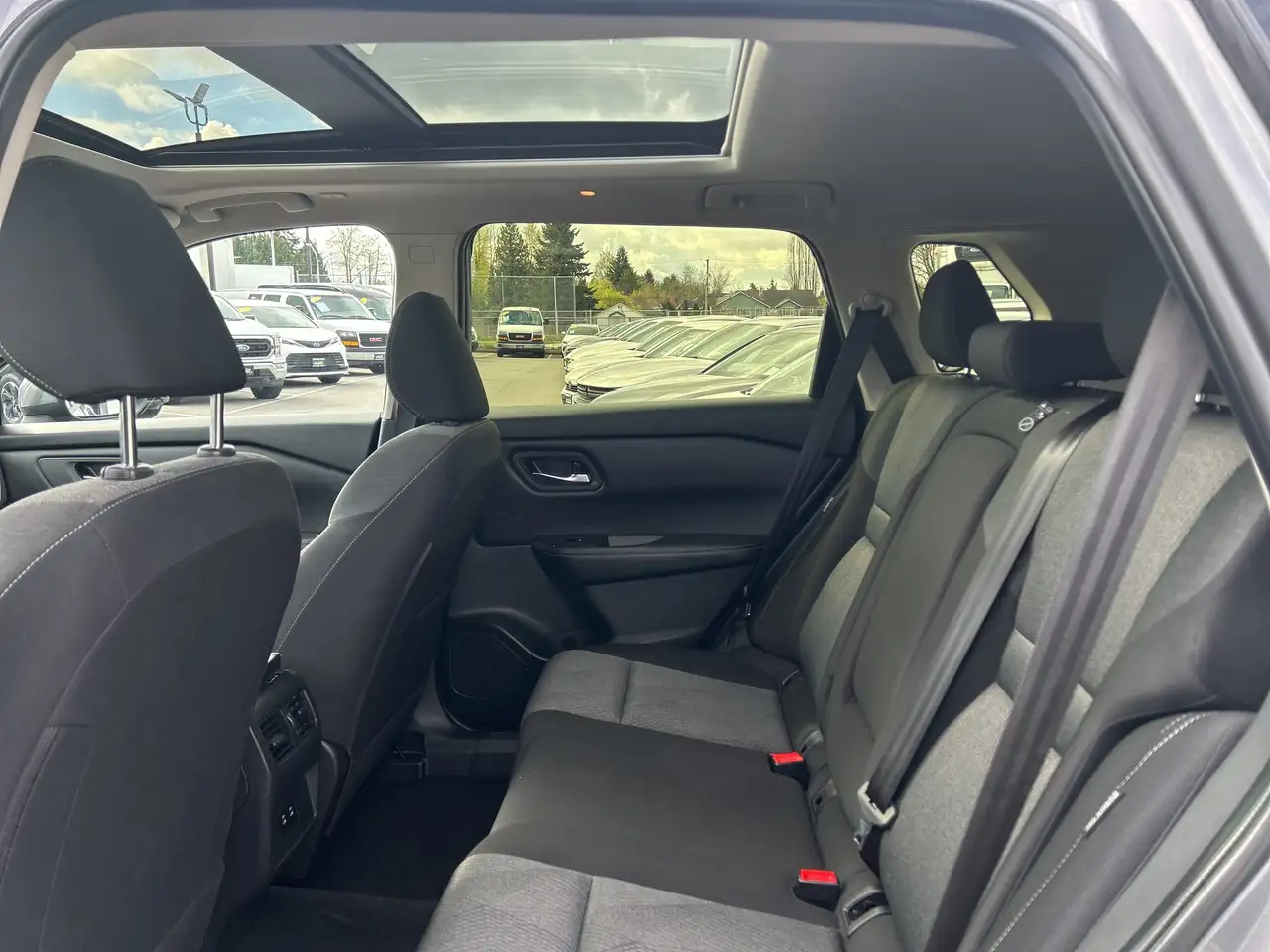 Nissan Rogue снимка Nissan Rogue